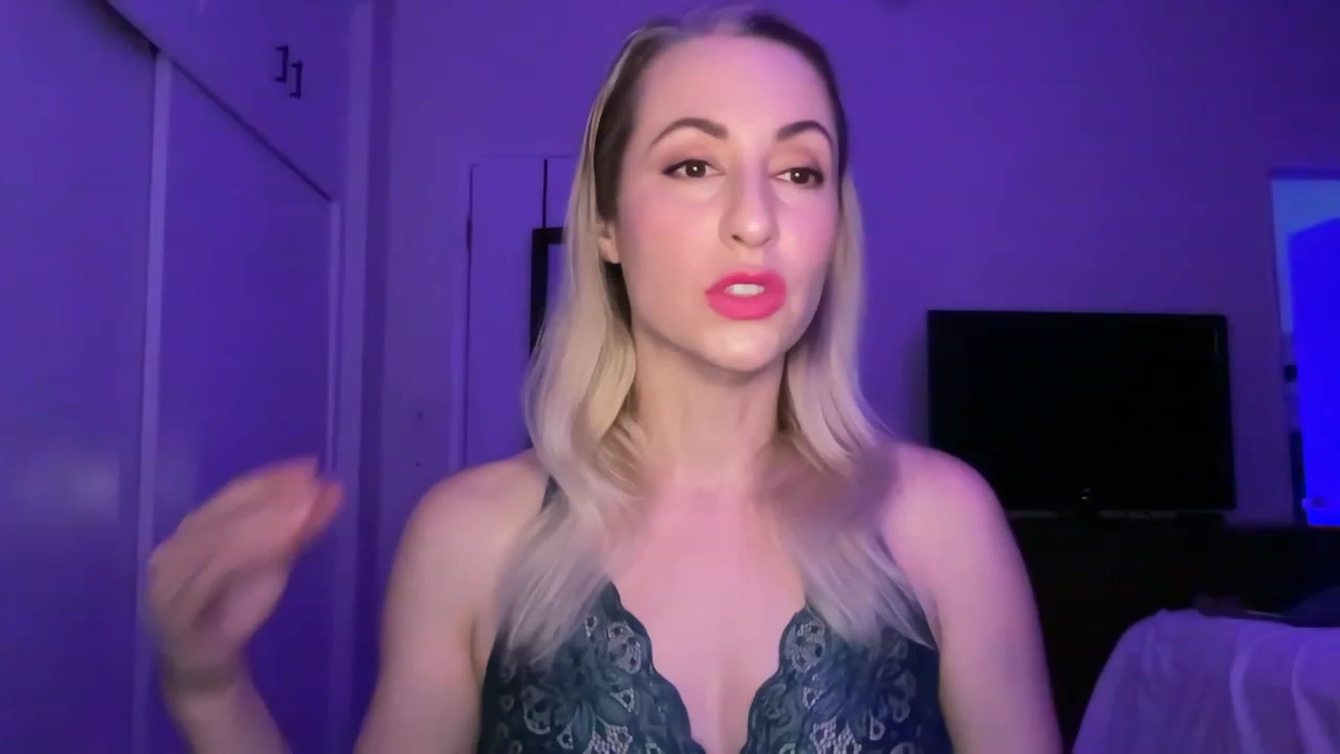 Gallery image thumbnail from Venmome's myfreecams stream on, 01/28/2023, 02:36 image 1 of 20