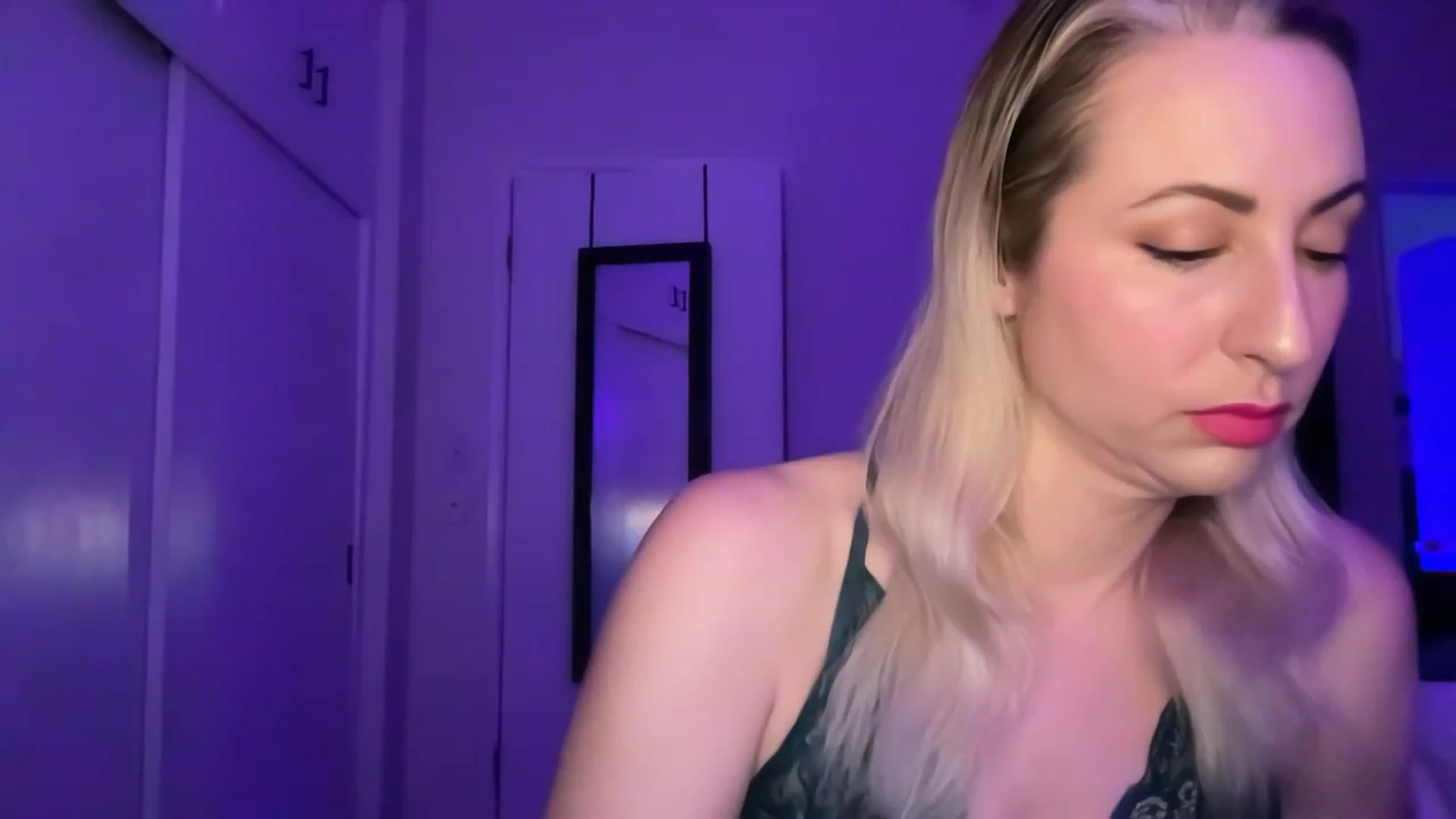 Gallery image thumbnail from Venmome's myfreecams stream on, 01/28/2023, 02:36 image 2 of 20
