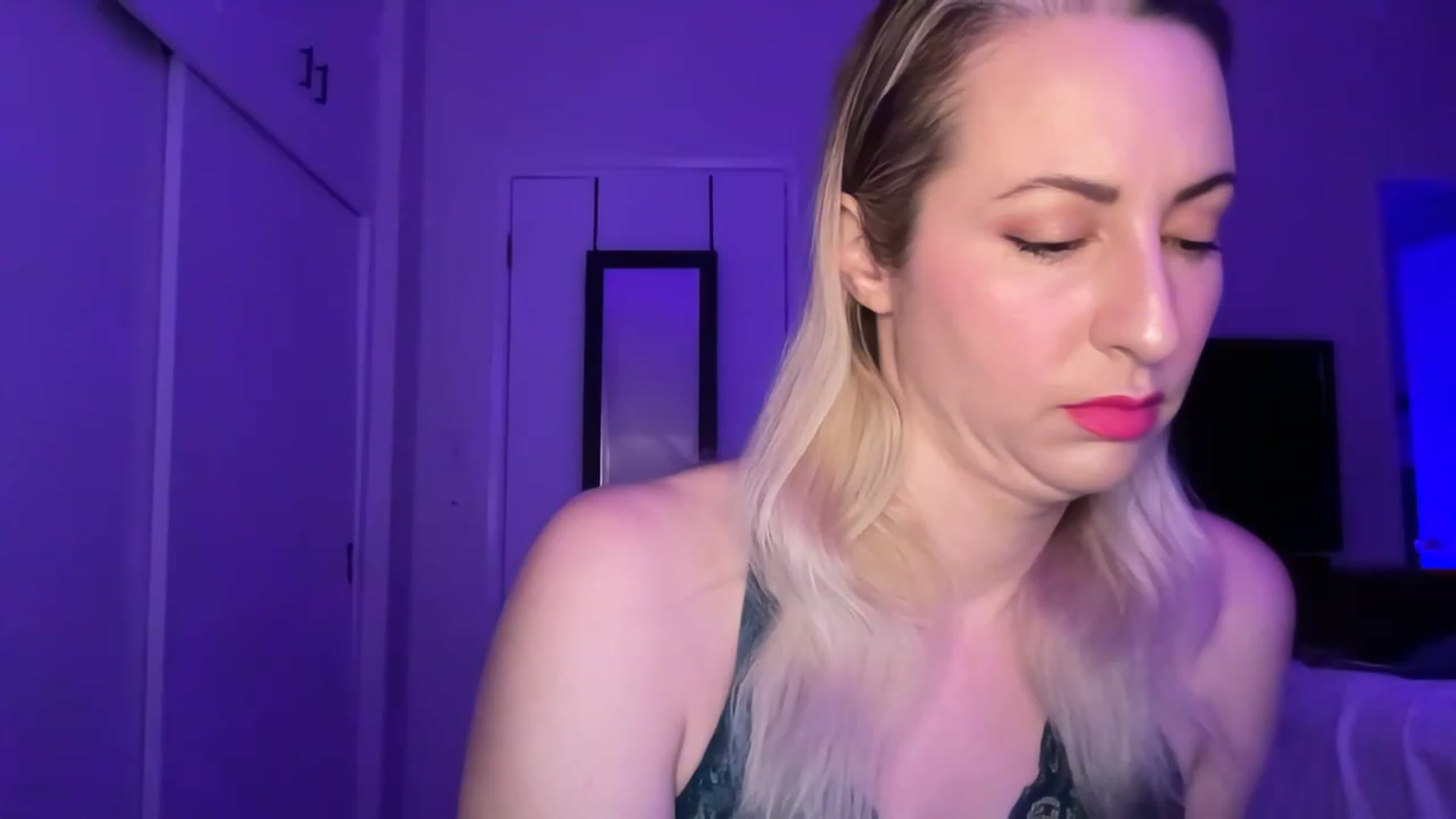 Gallery image thumbnail from Venmome's myfreecams stream on, 01/28/2023, 02:36 image 10 of 20