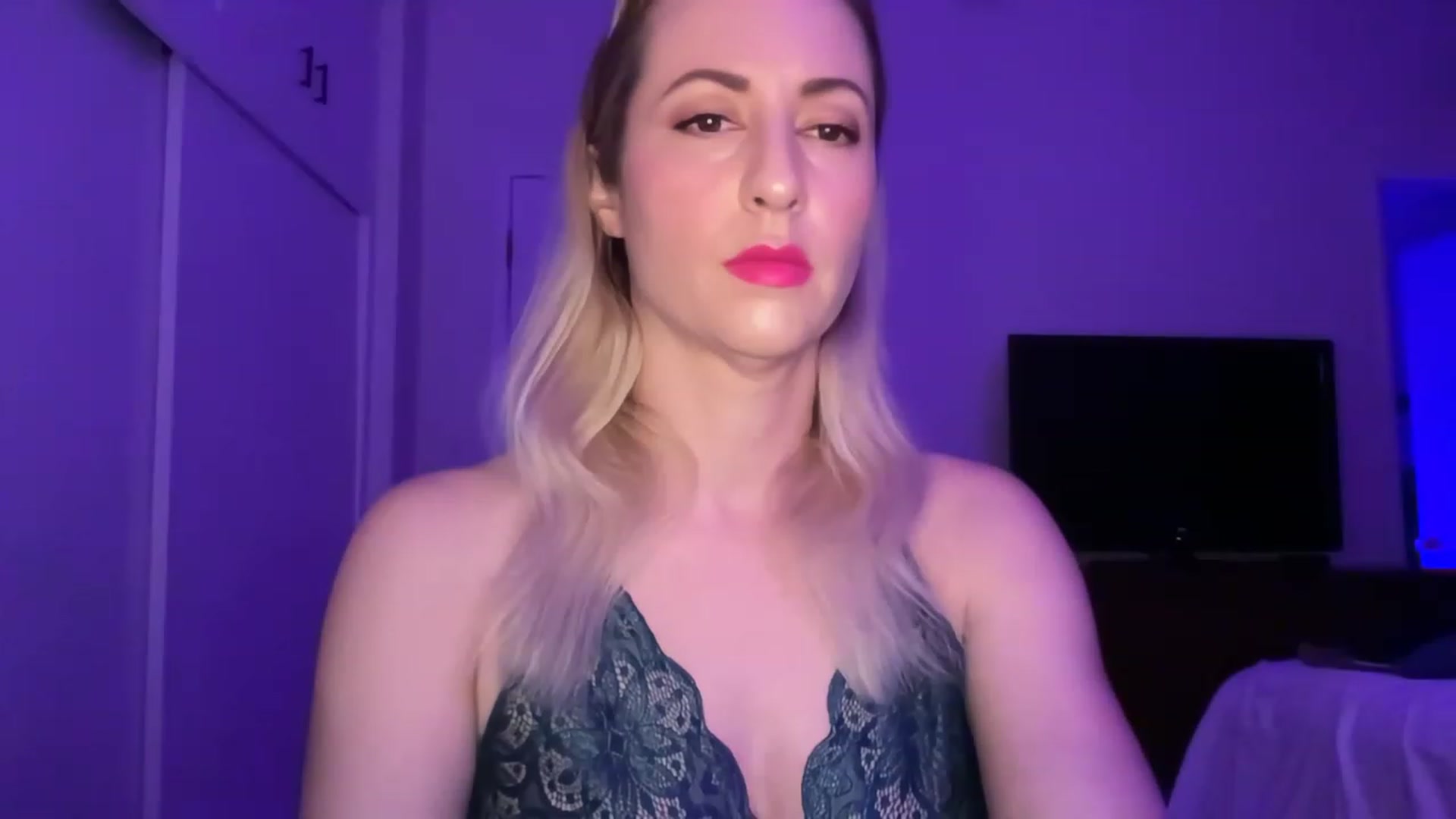 Gallery image thumbnail from Venmome's myfreecams stream on, 01/28/2023, 02:36 image 13 of 20