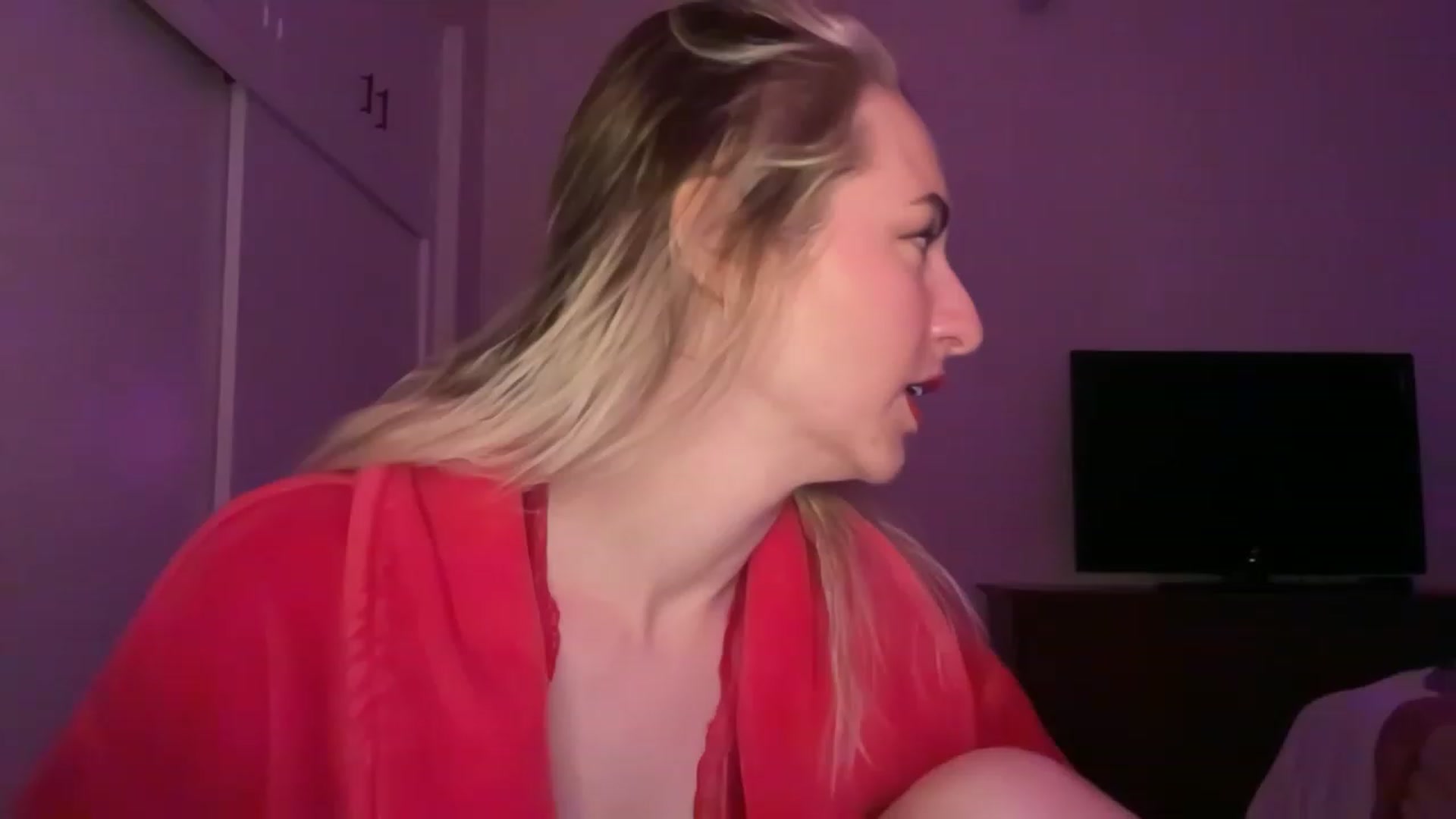Gallery image thumbnail from Venmome's myfreecams stream on, 01/30/2023, 23:15 image 16 of 20