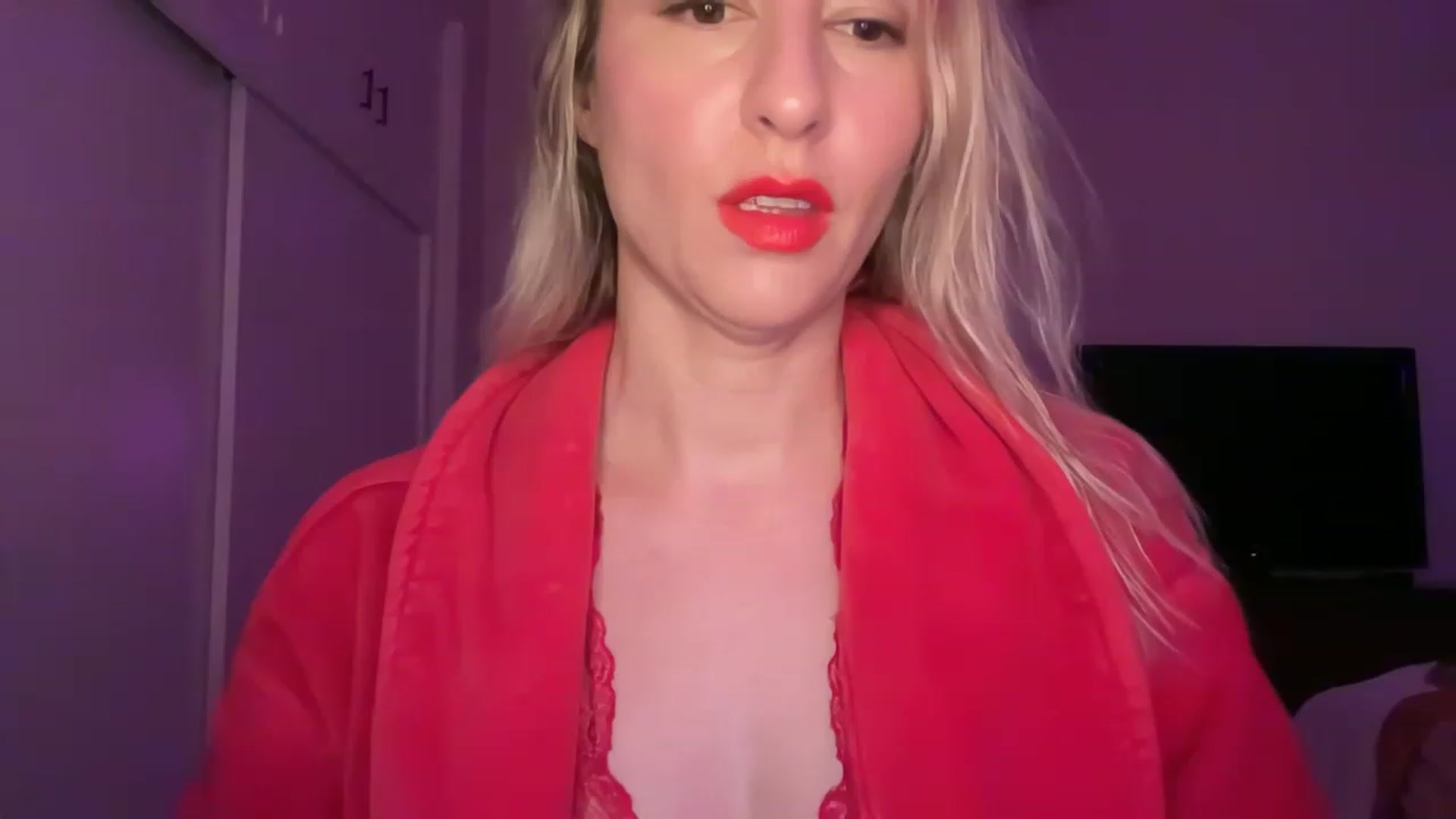 Gallery image thumbnail from Venmome's myfreecams stream on, 01/30/2023, 23:15 image 13 of 20