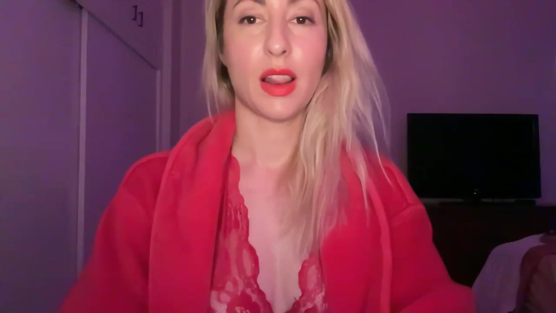 Gallery image thumbnail from Venmome's myfreecams stream on, 01/31/2023, 24:04 image 10 of 20