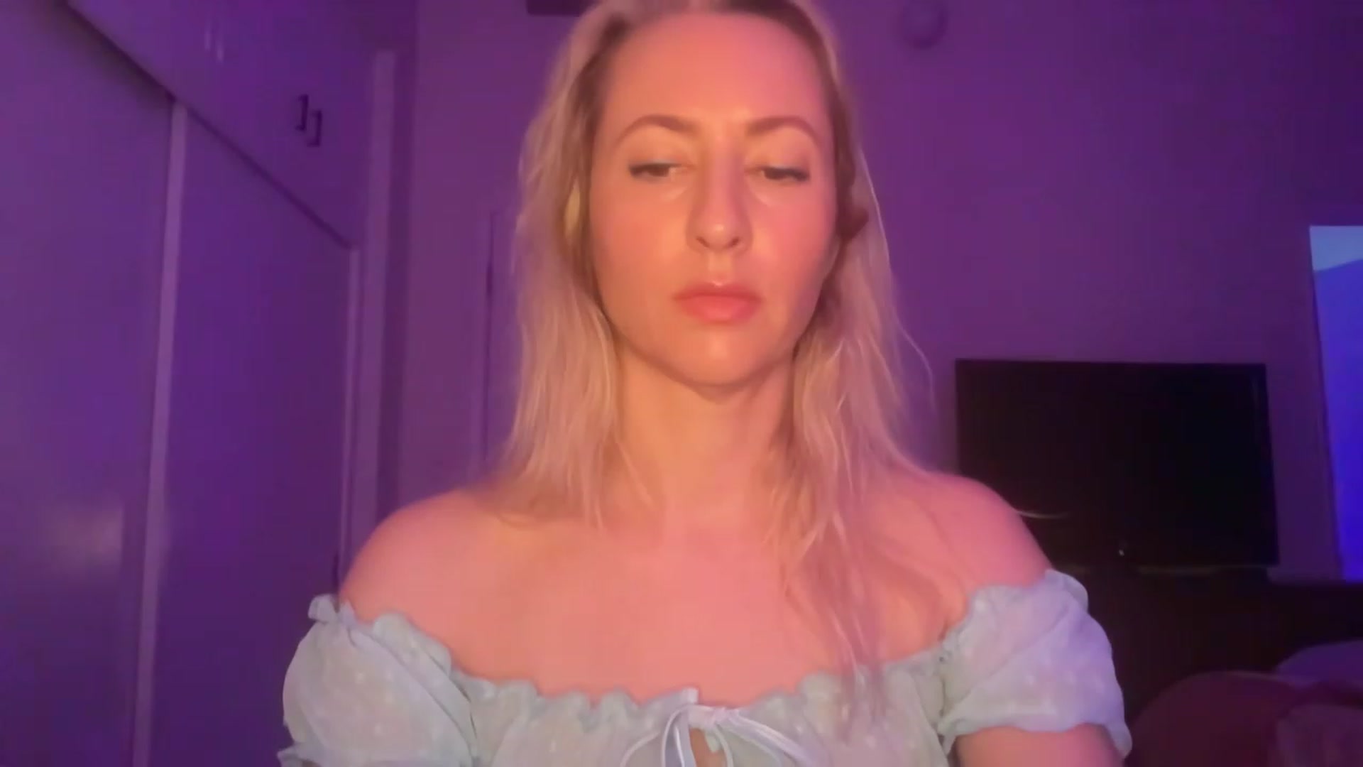 Gallery image thumbnail from Venmome's myfreecams stream on, 02/03/2023, 02:49 image 7 of 20