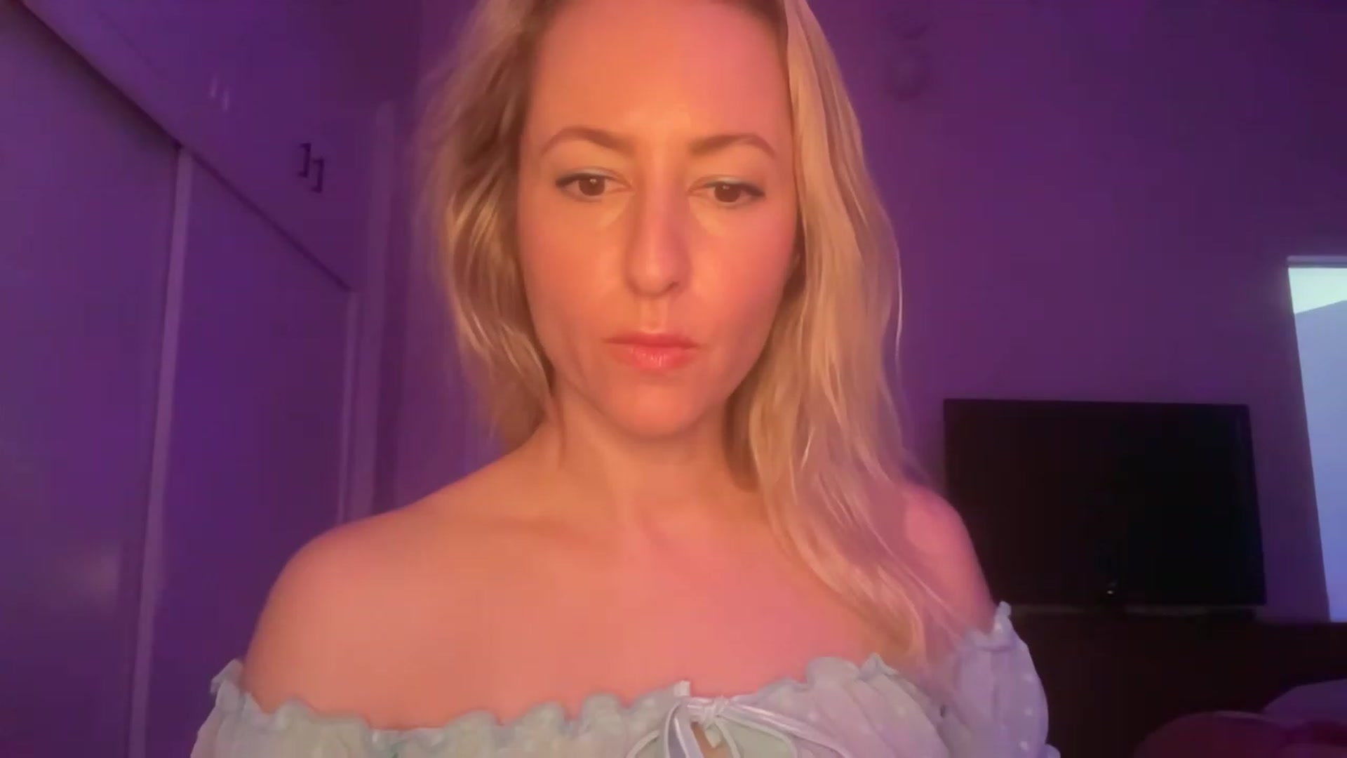 Gallery image thumbnail from Venmome's myfreecams stream on, 02/03/2023, 02:49 image 2 of 20