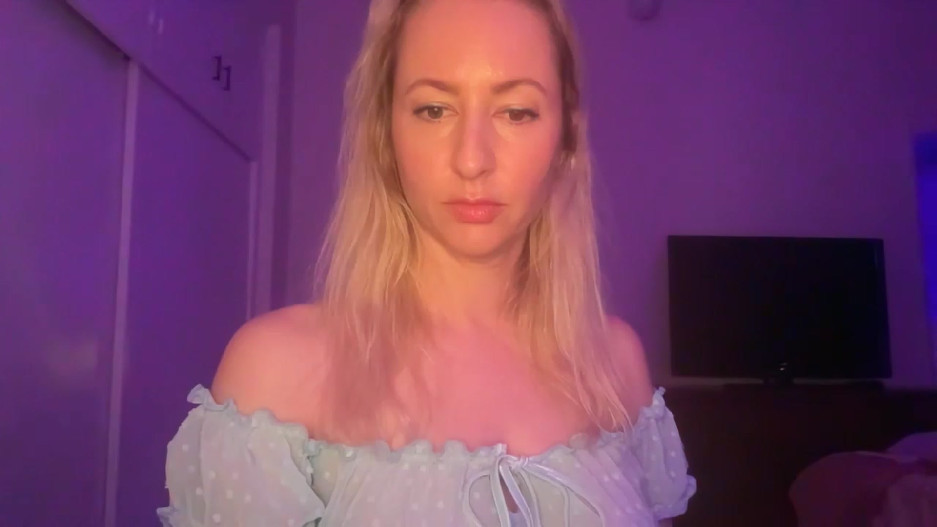 Gallery image thumbnail from Venmome's myfreecams stream on, 02/03/2023, 02:49 image 16 of 20
