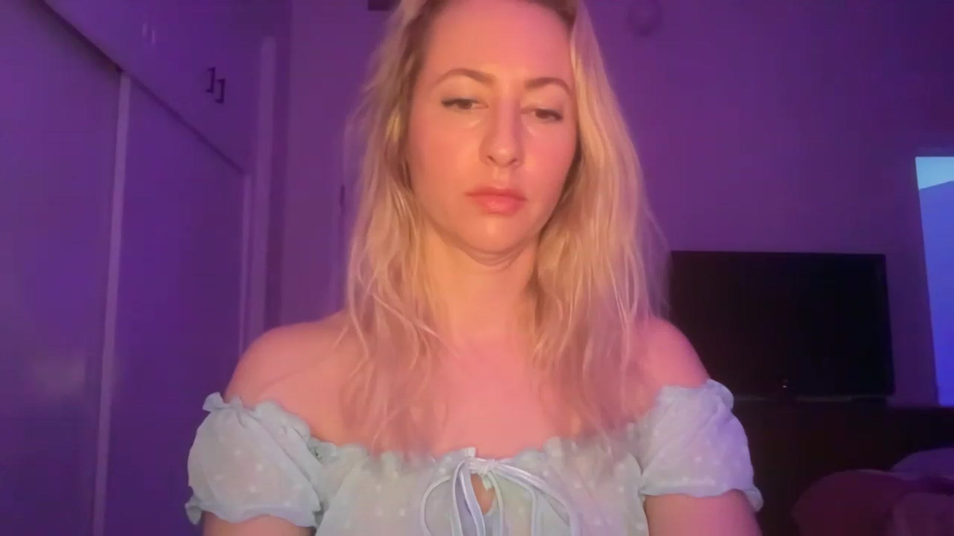 Gallery image thumbnail from Venmome's myfreecams stream on, 02/03/2023, 02:49 image 5 of 20