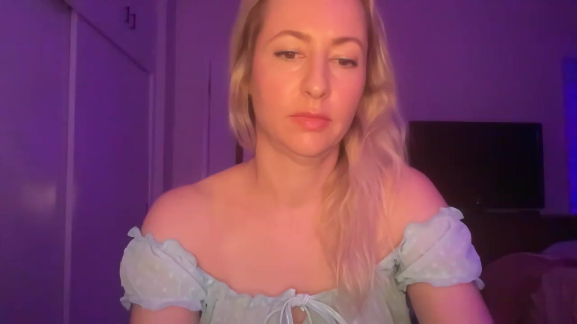Gallery image thumbnail from Venmome's myfreecams stream on, 02/03/2023, 02:49 image 10 of 20