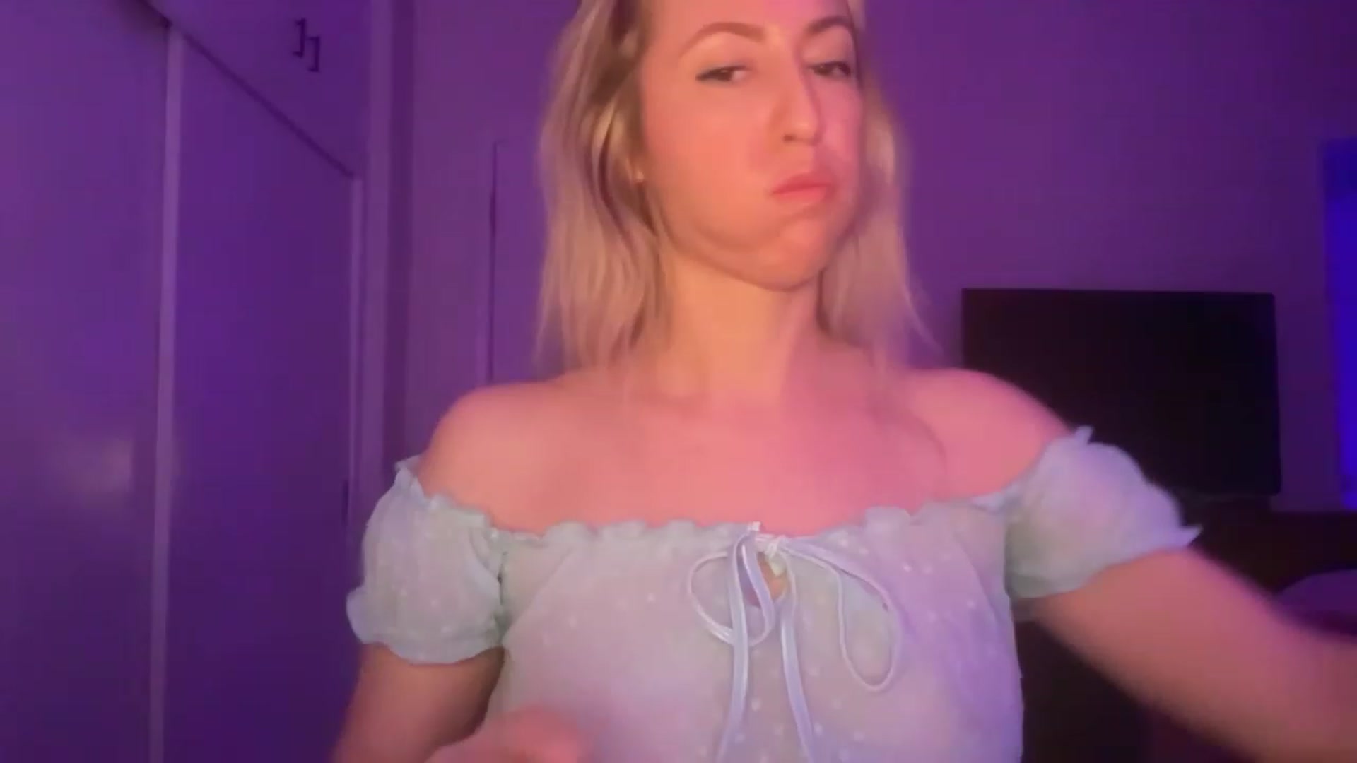 Gallery image thumbnail from Venmome's myfreecams stream on, 02/03/2023, 02:49 image 12 of 20