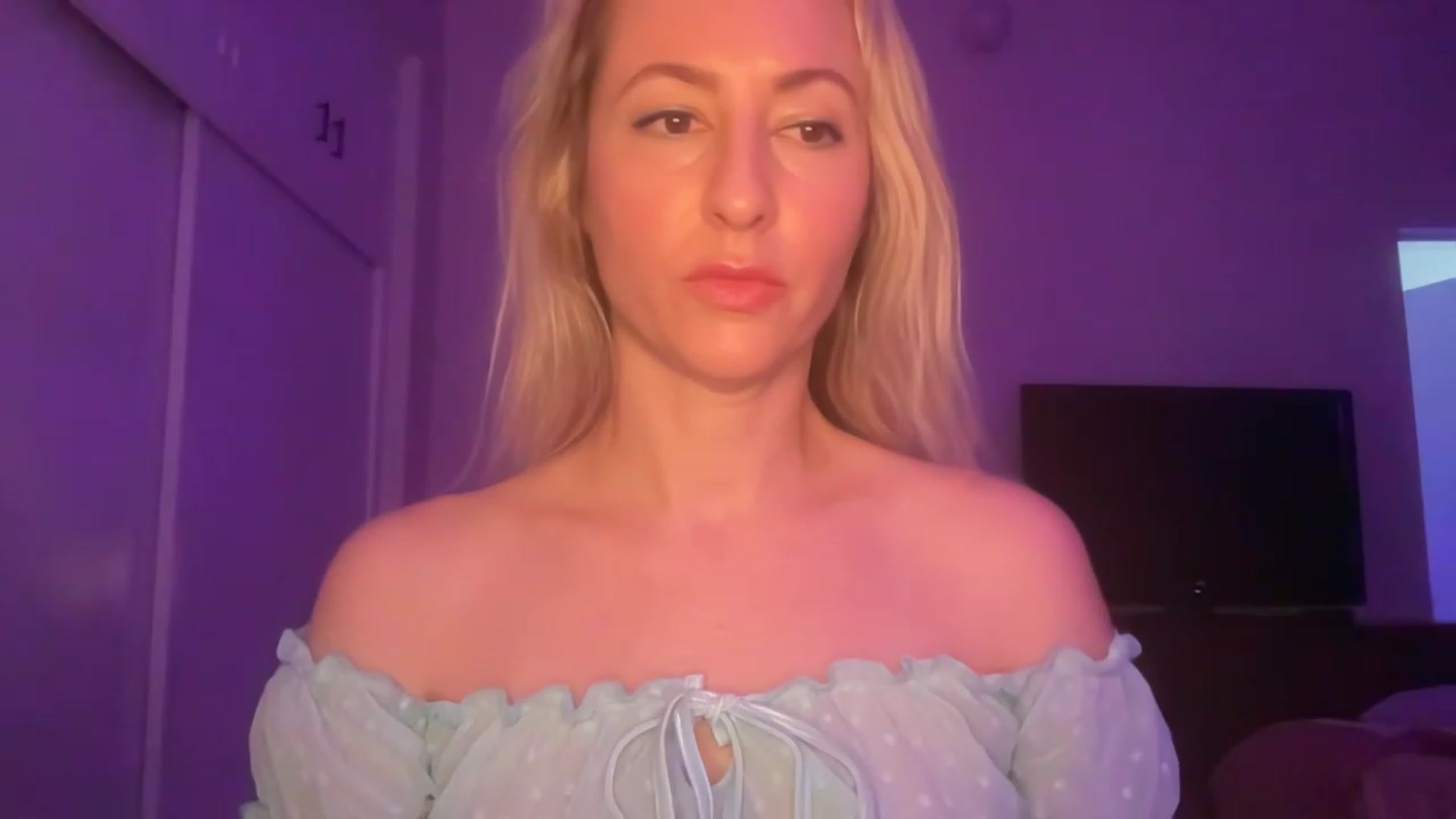 Gallery image thumbnail from Venmome's myfreecams stream on, 02/03/2023, 02:49 image 4 of 20