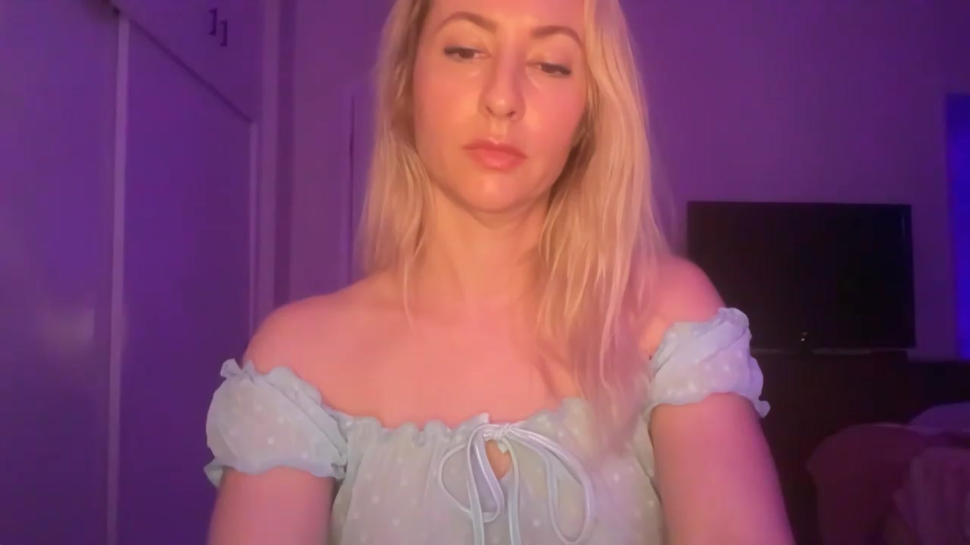 Gallery image thumbnail from Venmome's myfreecams stream on, 02/03/2023, 02:51 image 17 of 20