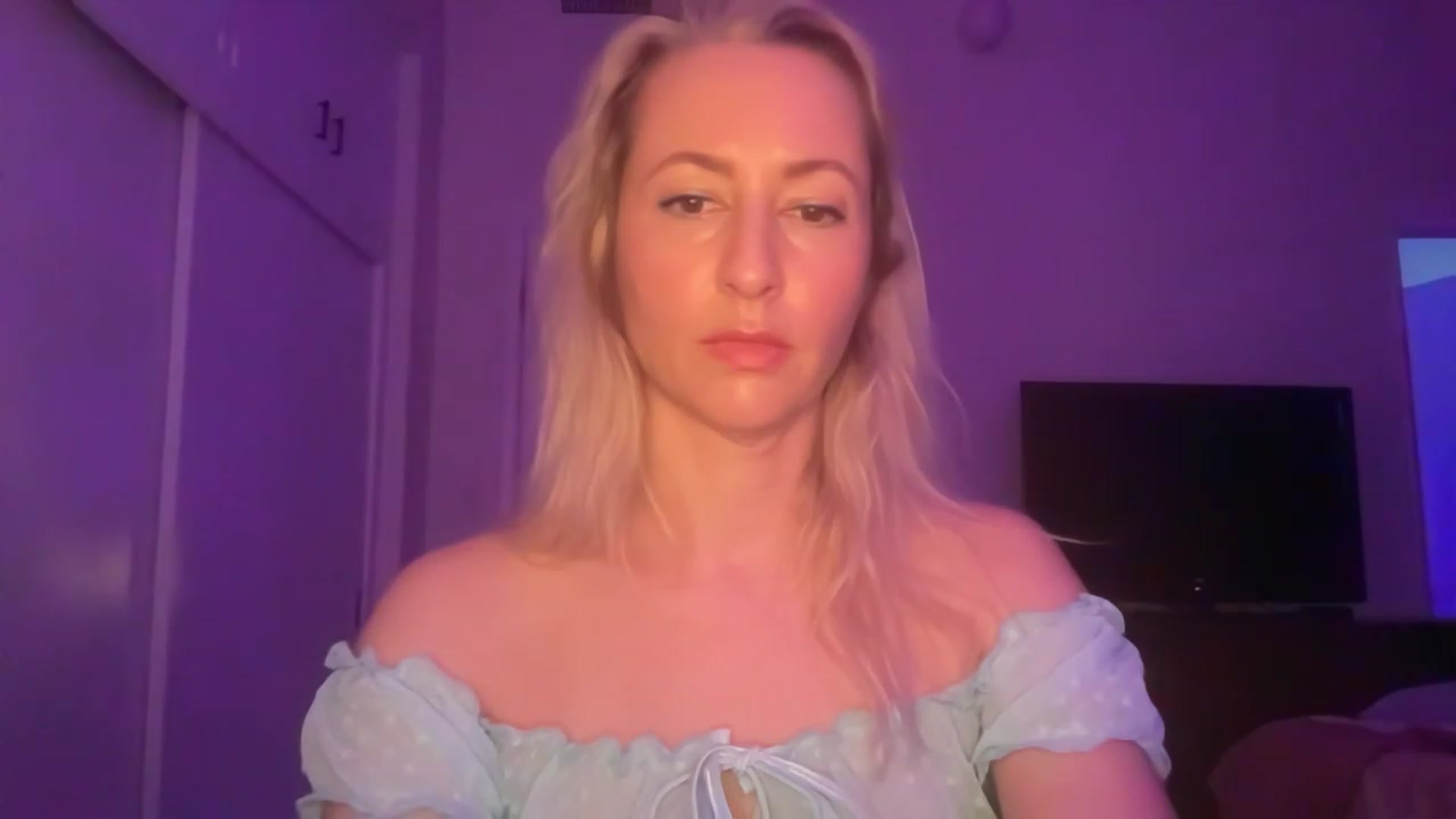 Gallery image thumbnail from Venmome's myfreecams stream on, 02/03/2023, 02:51 image 12 of 20