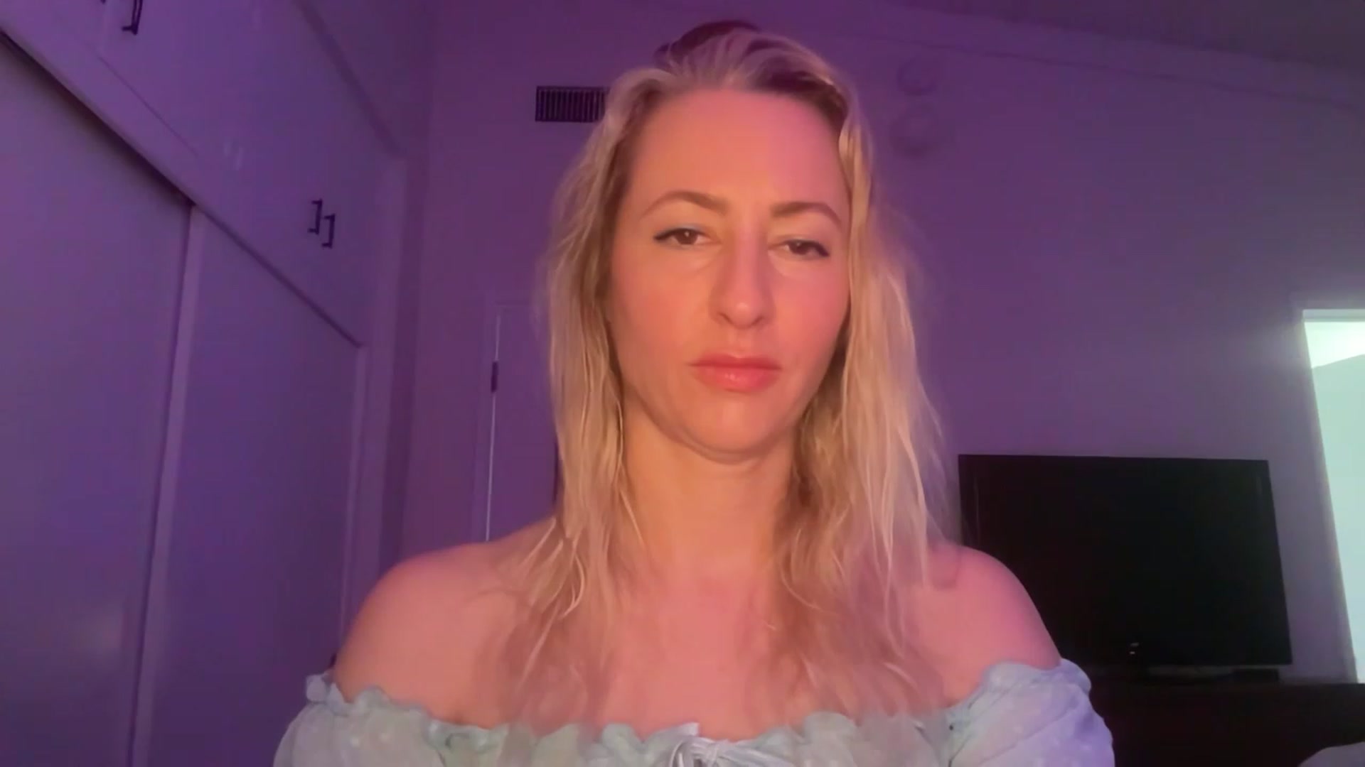 Gallery image thumbnail from Venmome's myfreecams stream on, 02/03/2023, 02:51 image 4 of 20