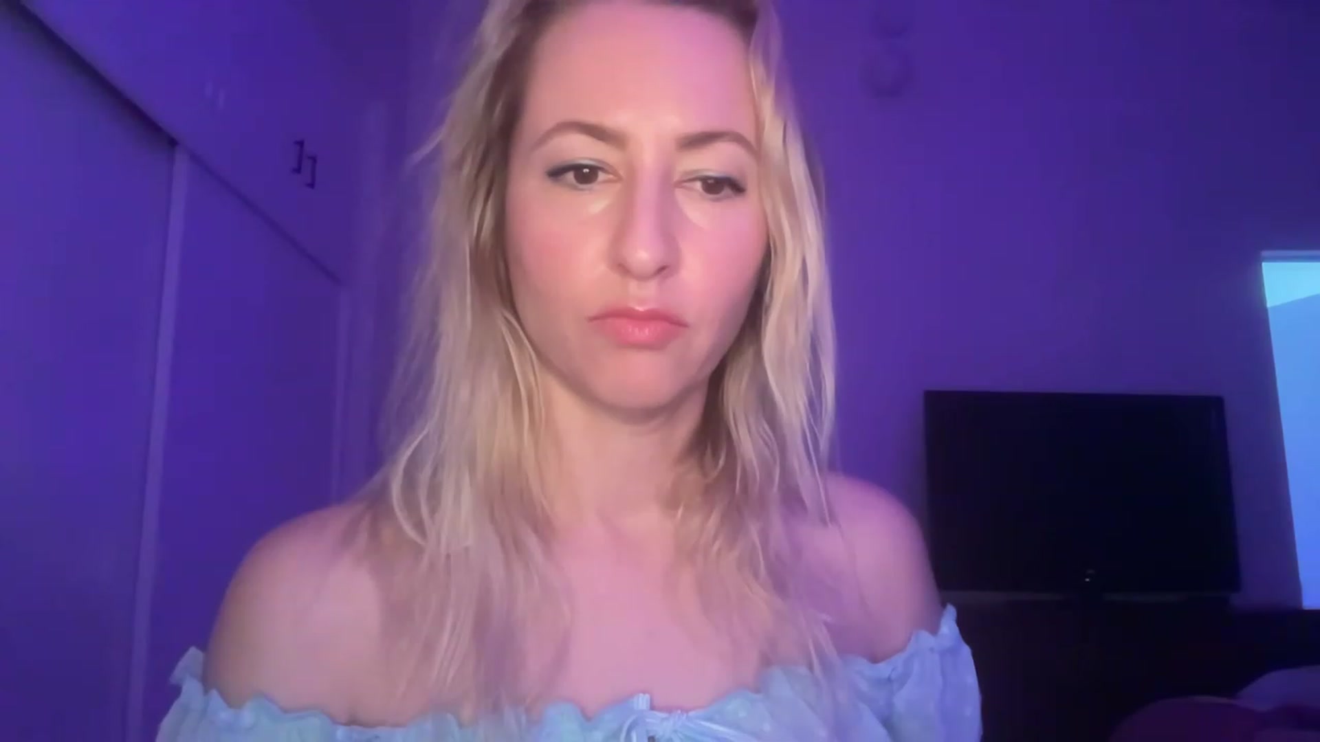 Gallery image thumbnail from Venmome's myfreecams stream on, 02/03/2023, 02:51 image 8 of 20