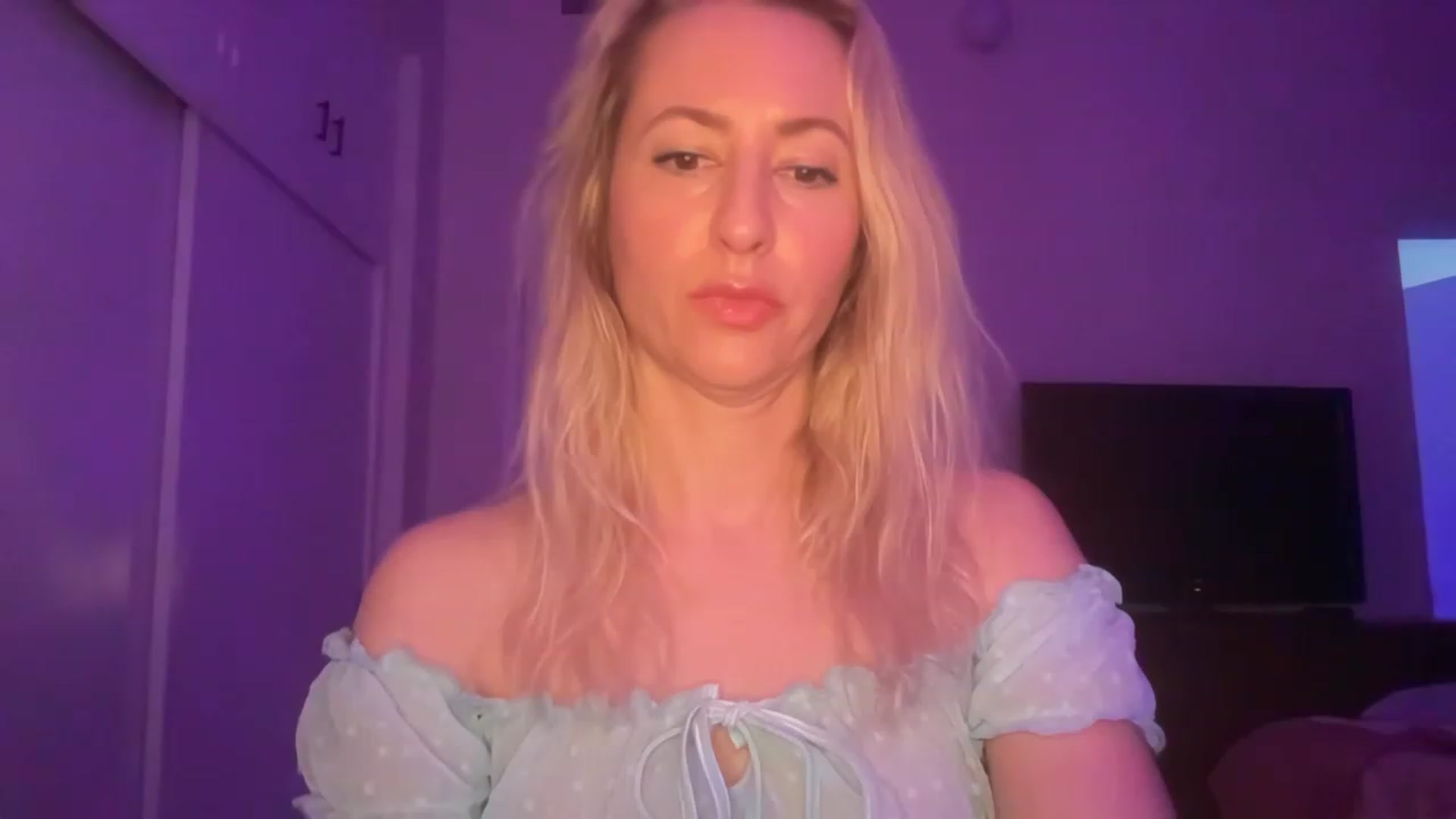 Gallery image thumbnail from Venmome's myfreecams stream on, 02/03/2023, 02:51 image 11 of 20