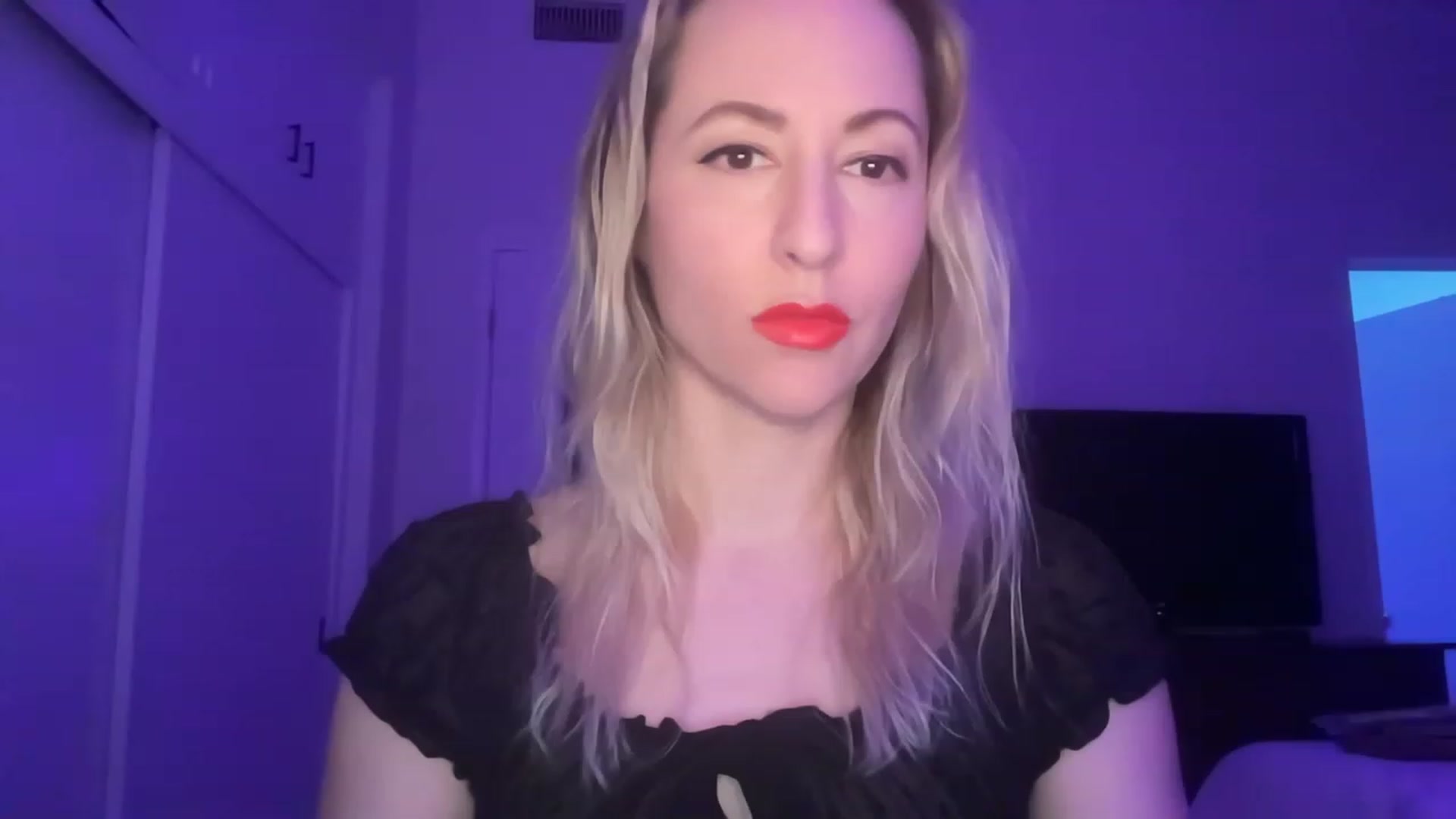 Gallery image thumbnail from Venmome's myfreecams stream on, 02/10/2023, 01:42 image 1 of 20