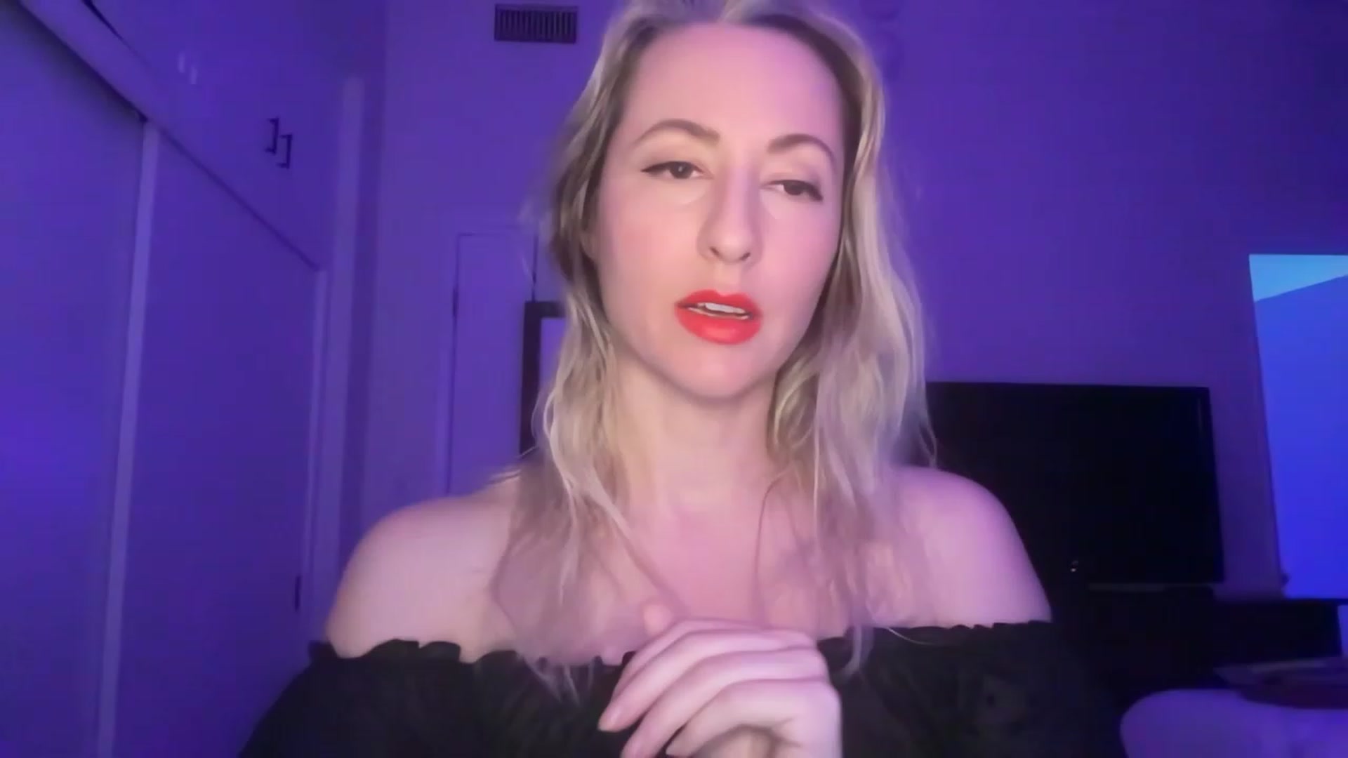 Gallery image thumbnail from Venmome's myfreecams stream on, 02/10/2023, 01:42 image 10 of 20