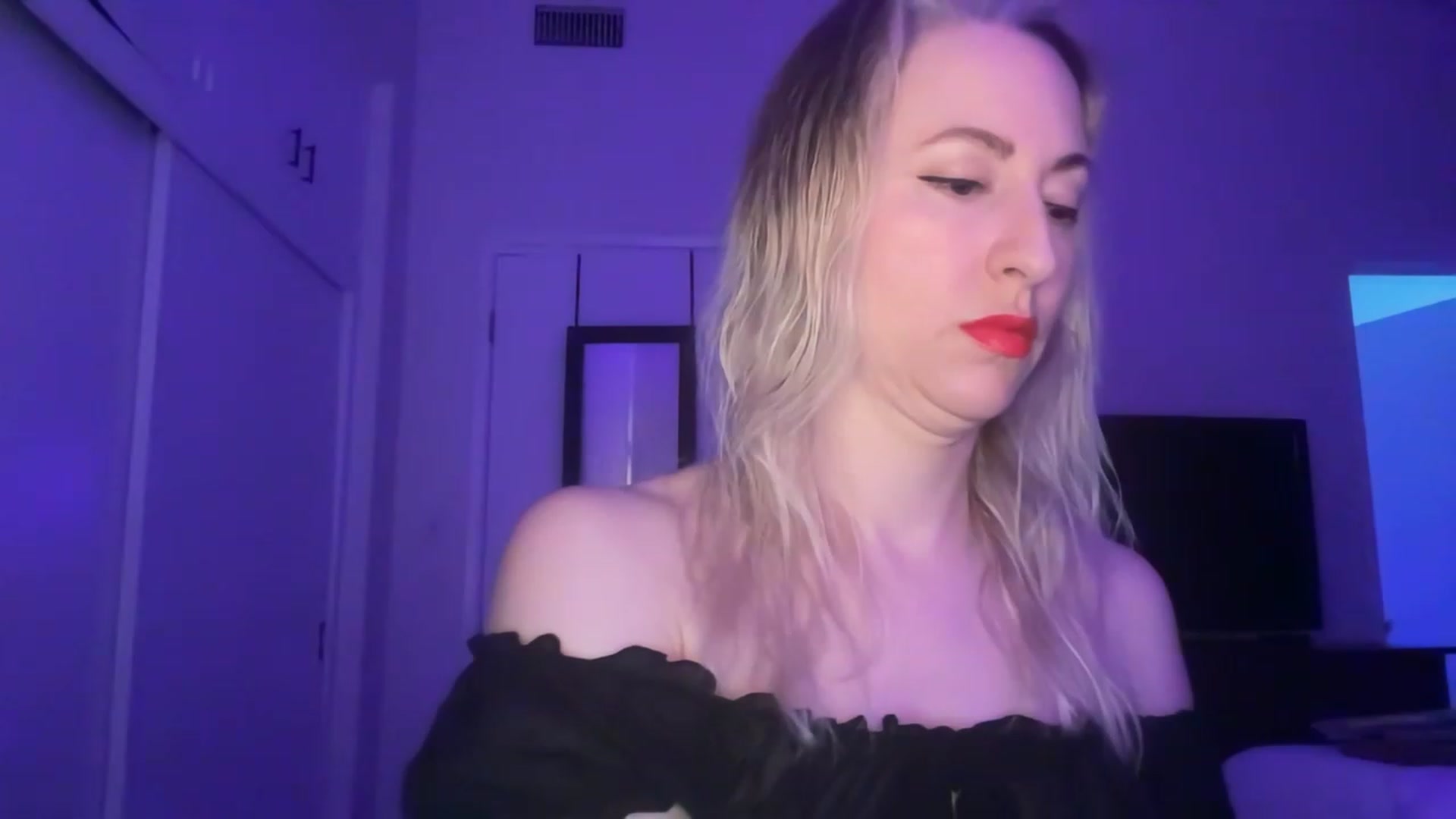 Gallery image thumbnail from Venmome's myfreecams stream on, 02/10/2023, 01:42 image 5 of 20