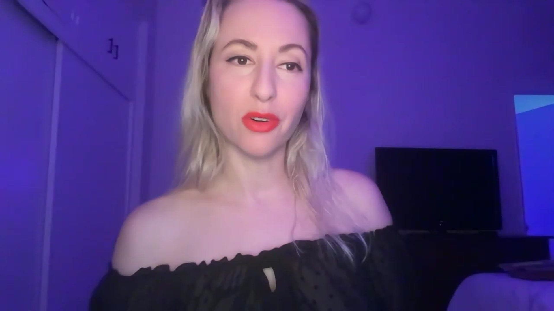 Gallery image thumbnail from Venmome's myfreecams stream on, 02/10/2023, 01:42 image 13 of 20