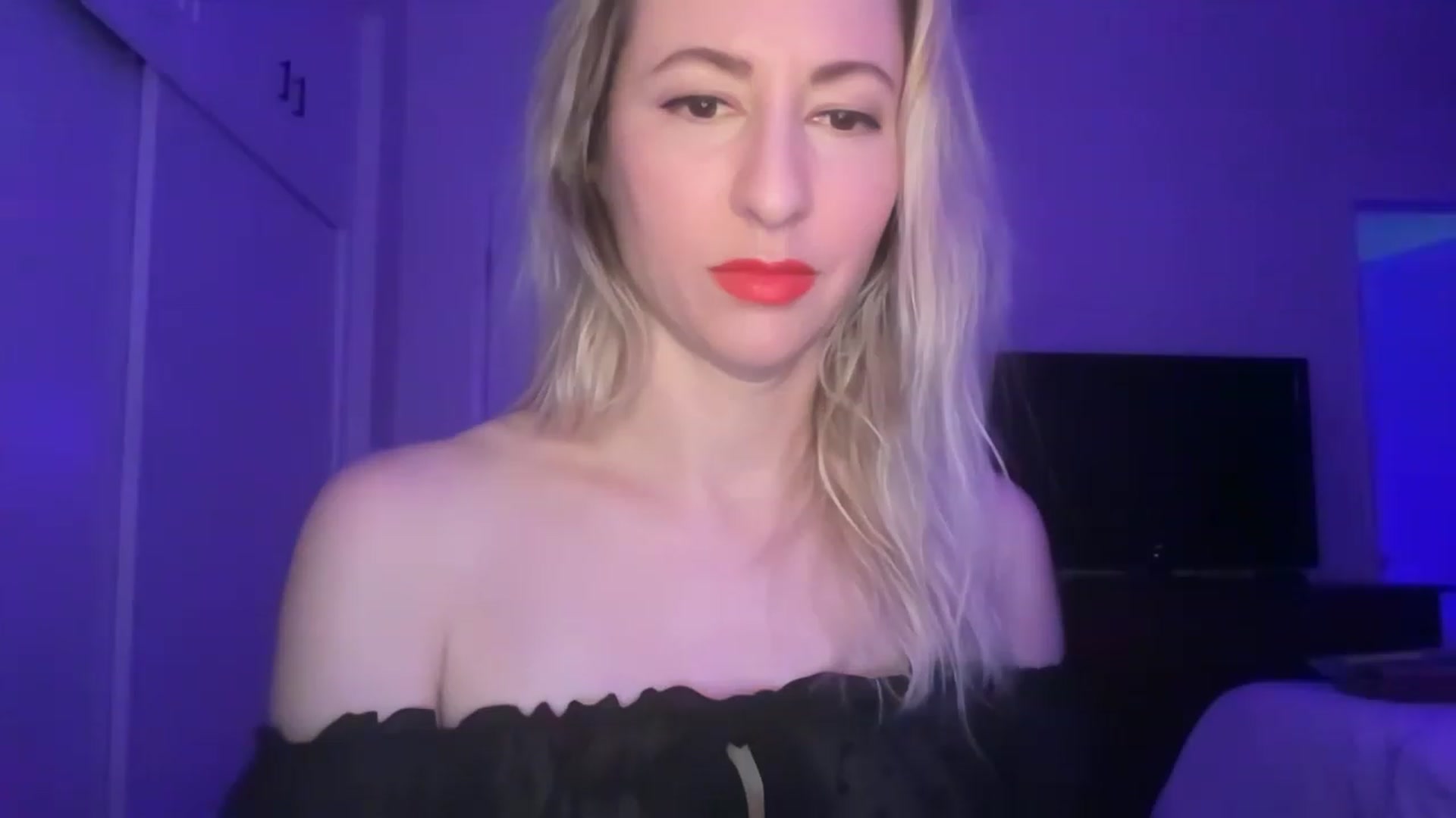 Gallery image thumbnail from Venmome's myfreecams stream on, 02/10/2023, 01:42 image 19 of 20