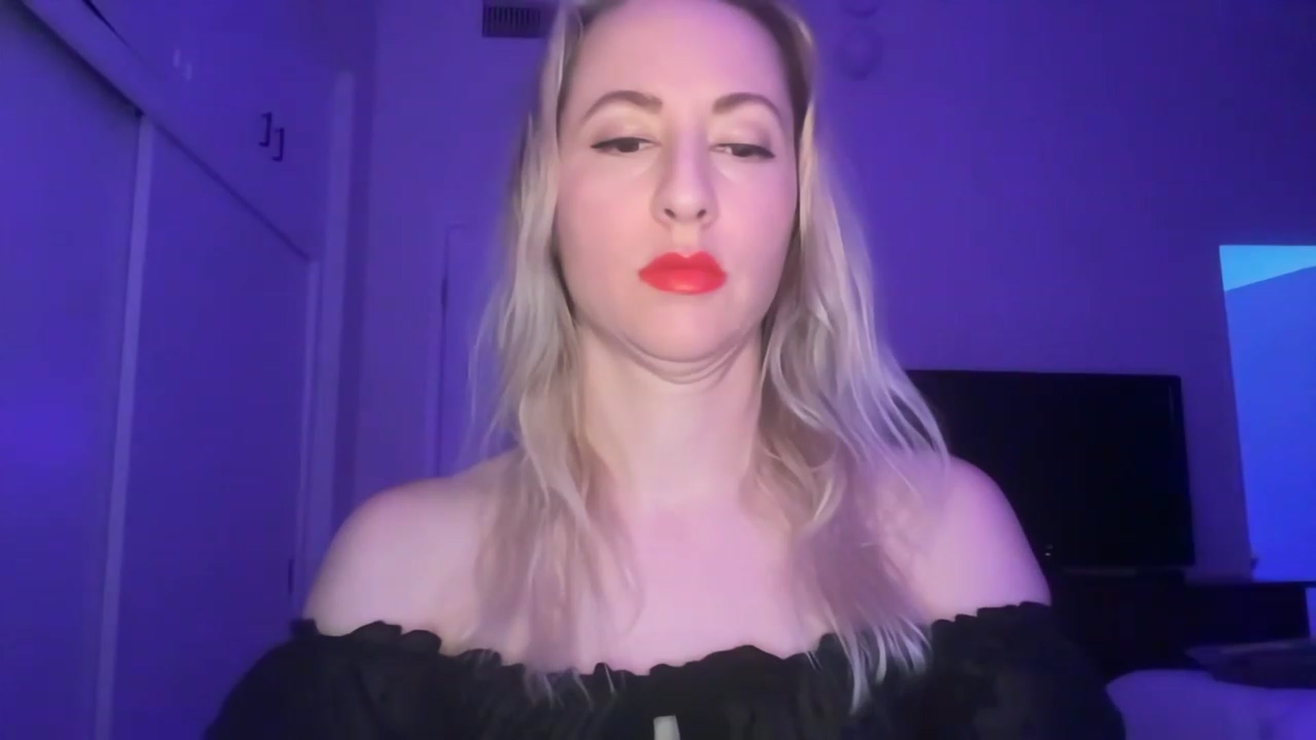 Gallery image thumbnail from Venmome's myfreecams stream on, 02/10/2023, 01:42 image 7 of 20