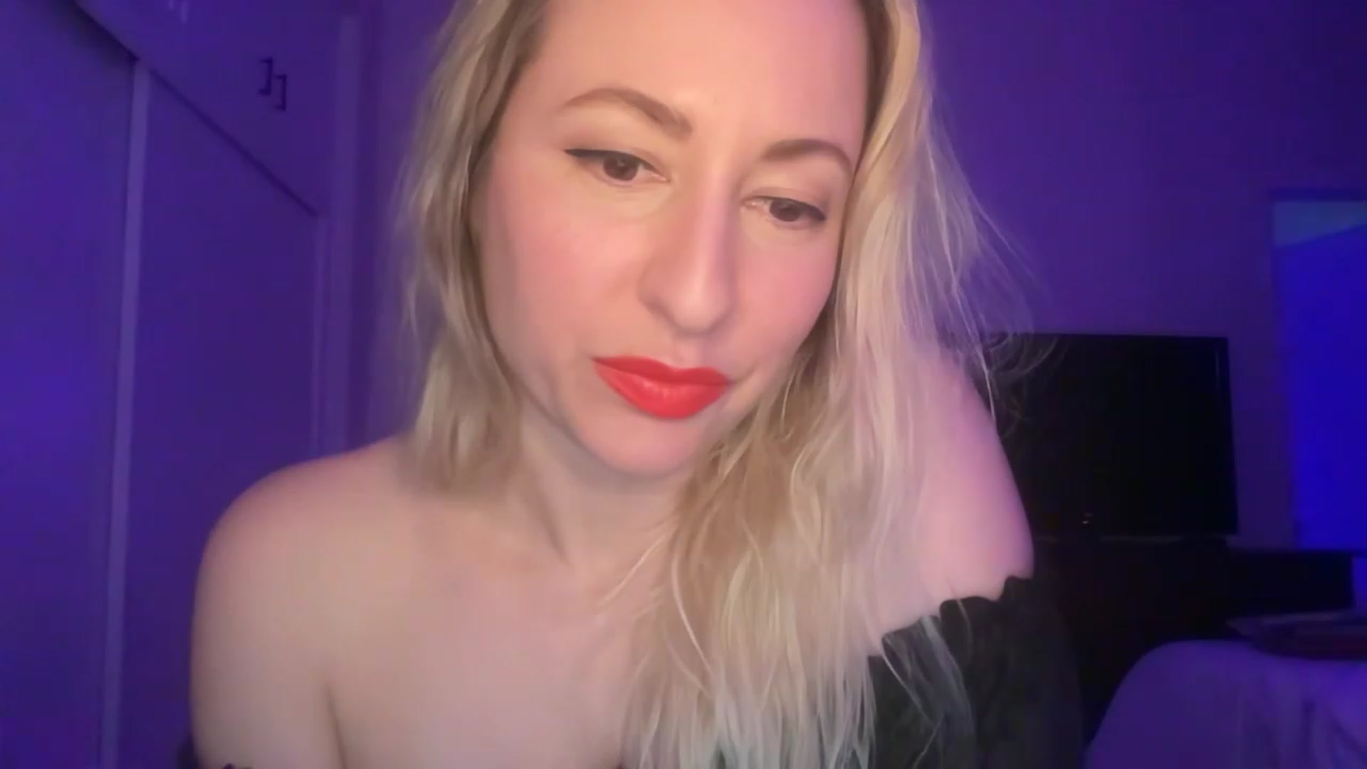 Gallery image thumbnail from Venmome's myfreecams stream on, 02/10/2023, 01:42 image 20 of 20