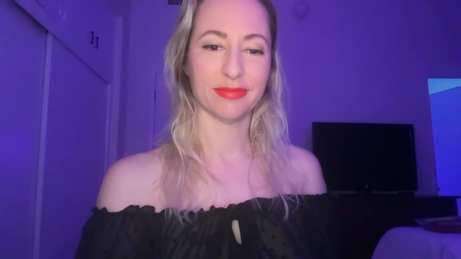 Gallery image thumbnail from Venmome's myfreecams stream on, 02/10/2023, 01:42 image 12 of 20
