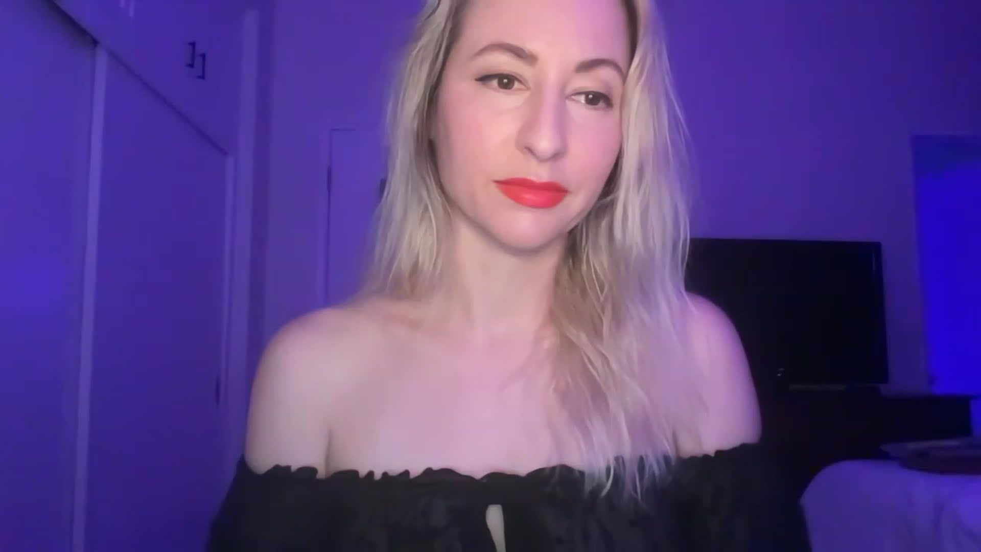 Gallery image thumbnail from Venmome's myfreecams stream on, 02/10/2023, 02:02 image 7 of 20
