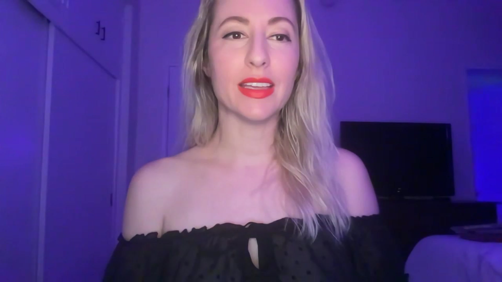 Gallery image thumbnail from Venmome's myfreecams stream on, 02/10/2023, 02:02 image 3 of 20