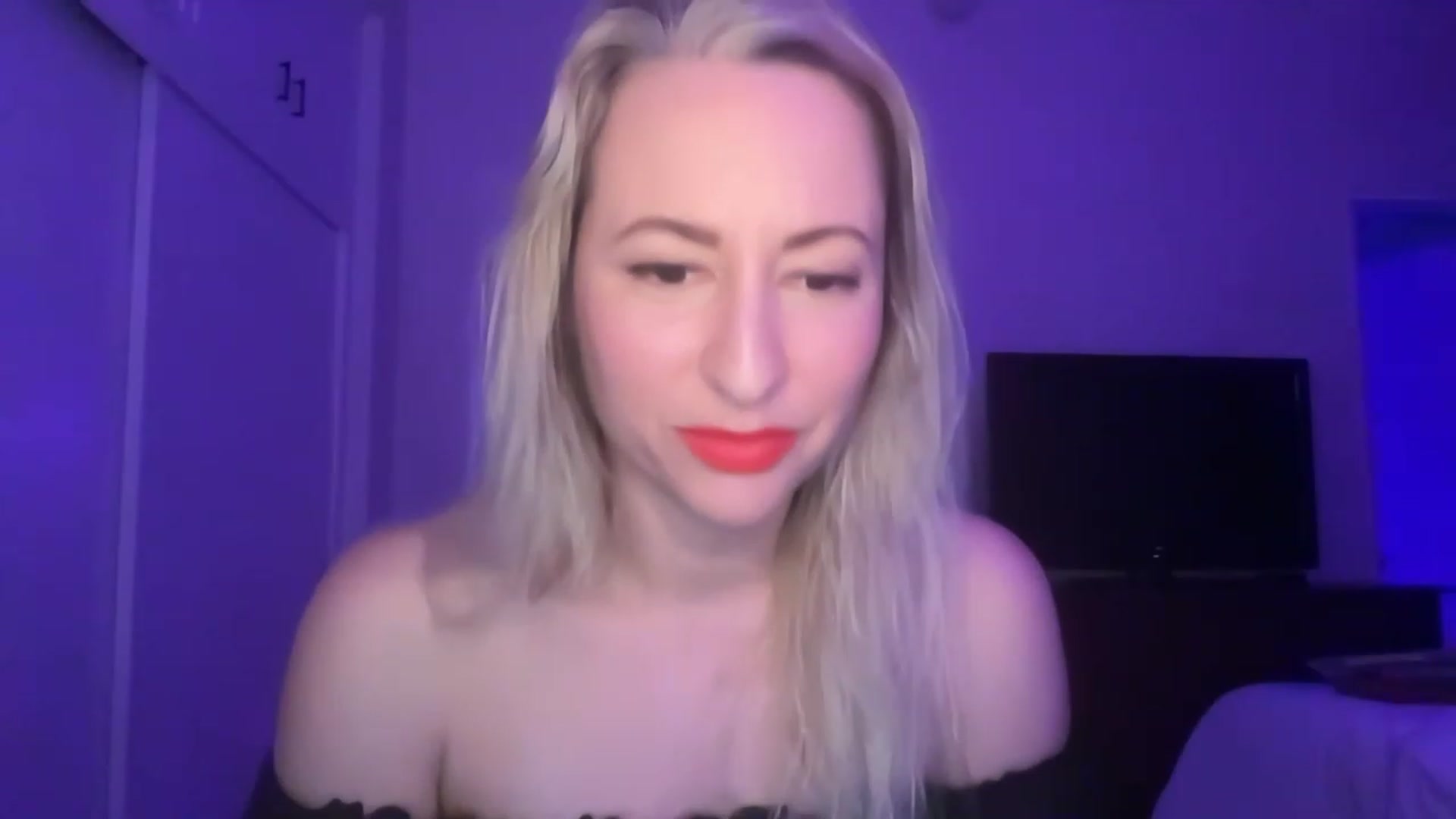 Gallery image thumbnail from Venmome's myfreecams stream on, 02/10/2023, 02:02 image 13 of 20