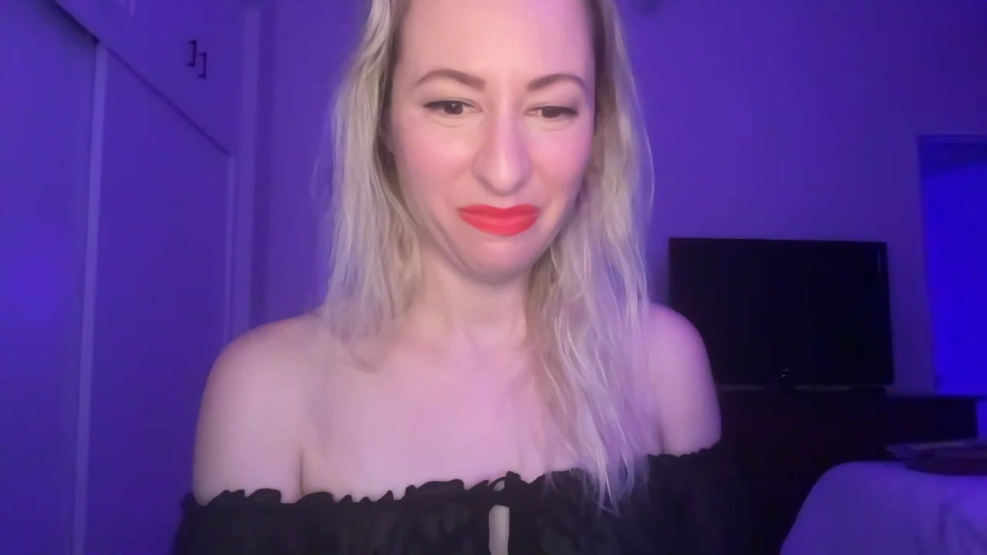 Gallery image thumbnail from Venmome's myfreecams stream on, 02/10/2023, 02:02 image 18 of 20