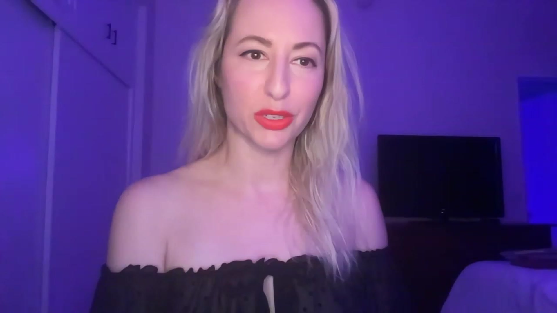 Gallery image thumbnail from Venmome's myfreecams stream on, 02/10/2023, 02:02 image 15 of 20