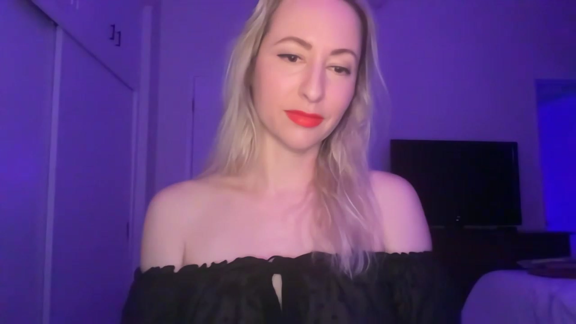 Gallery image thumbnail from Venmome's myfreecams stream on, 02/10/2023, 02:02 image 9 of 20