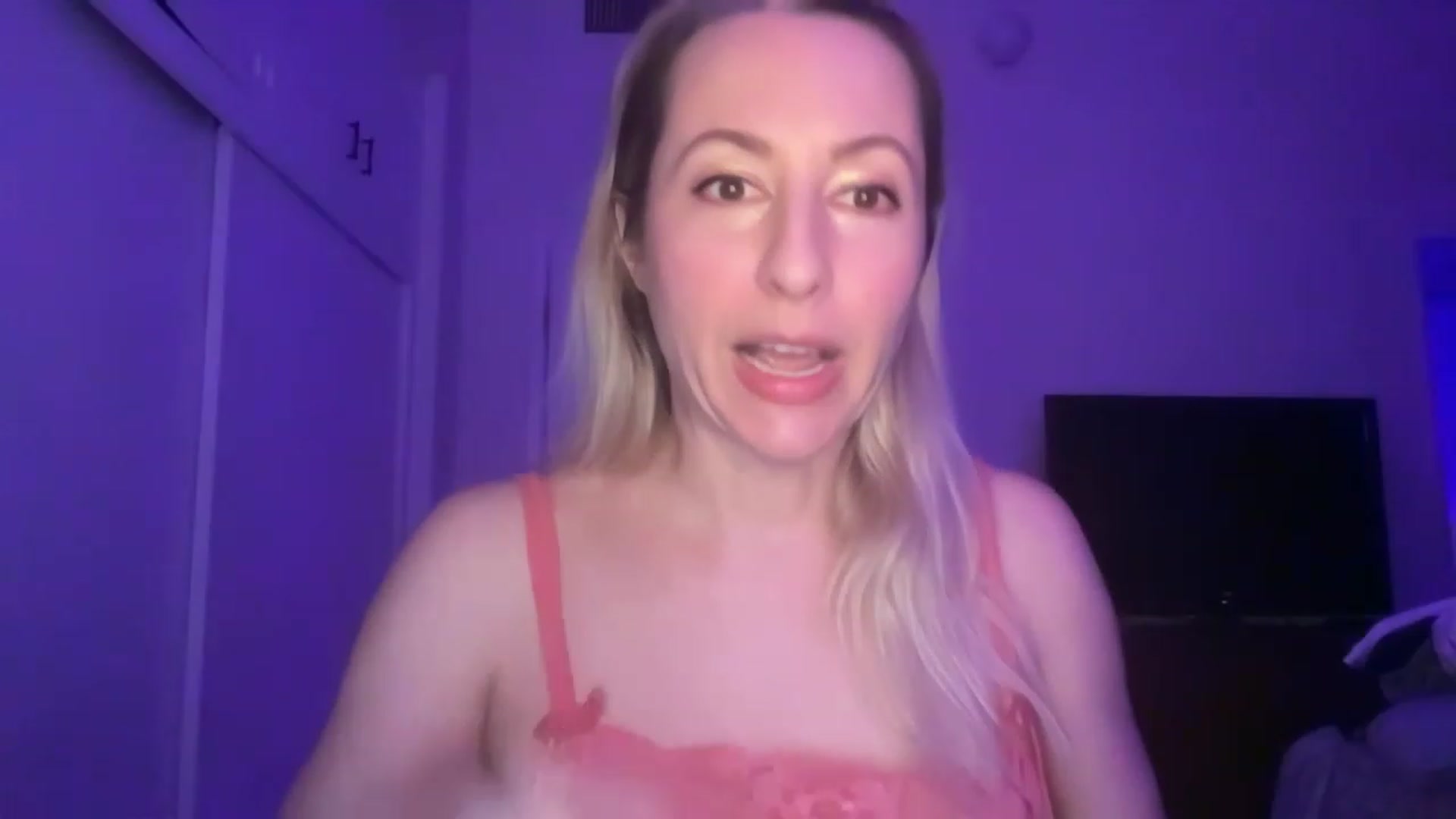 Gallery image thumbnail from Venmome's myfreecams stream on, 02/17/2023, 03:26 image 15 of 20