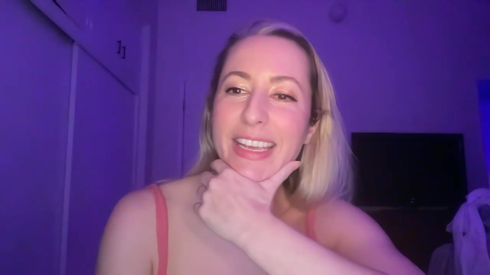 Gallery image thumbnail from Venmome's myfreecams stream on, 02/17/2023, 03:26 image 17 of 20