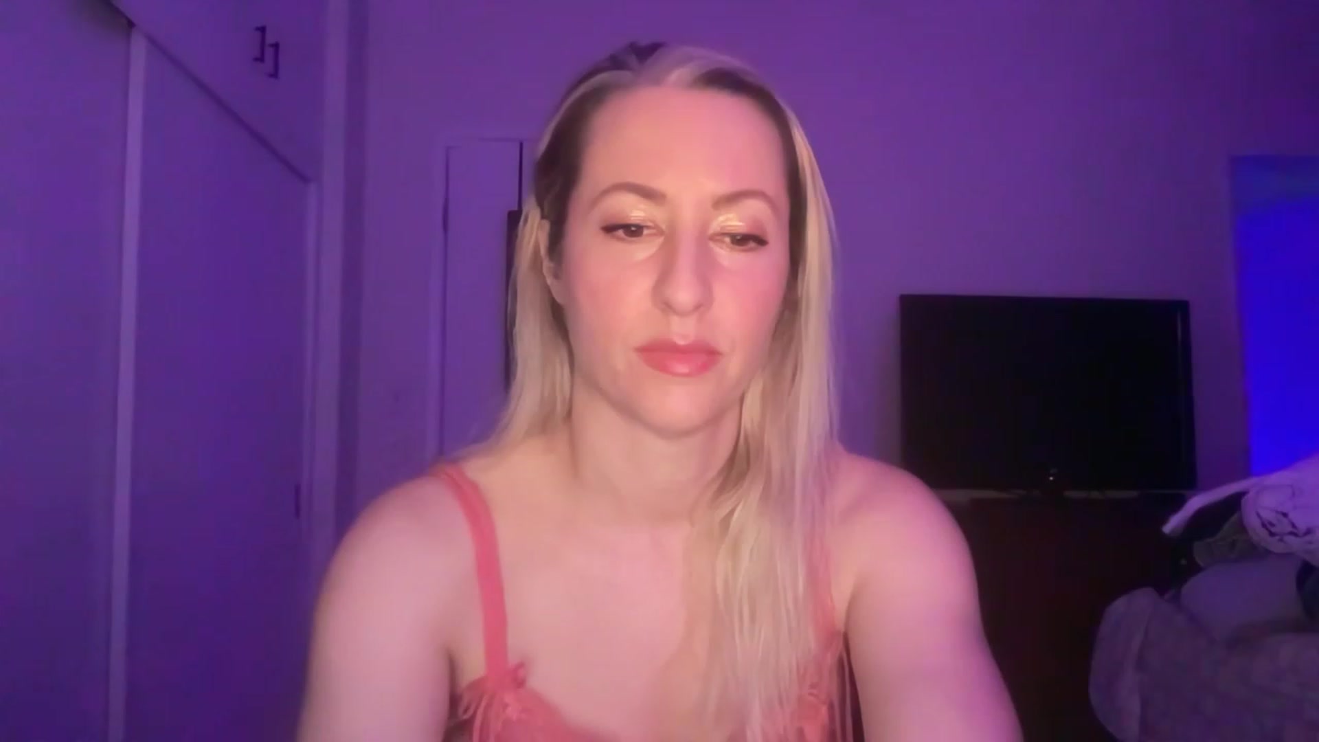 Gallery image thumbnail from Venmome's myfreecams stream on, 02/17/2023, 03:26 image 4 of 20