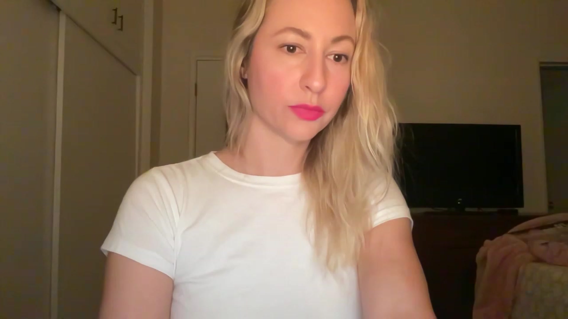 Gallery image thumbnail from Venmome's myfreecams stream on, 03/03/2023, 03:08 image 8 of 20