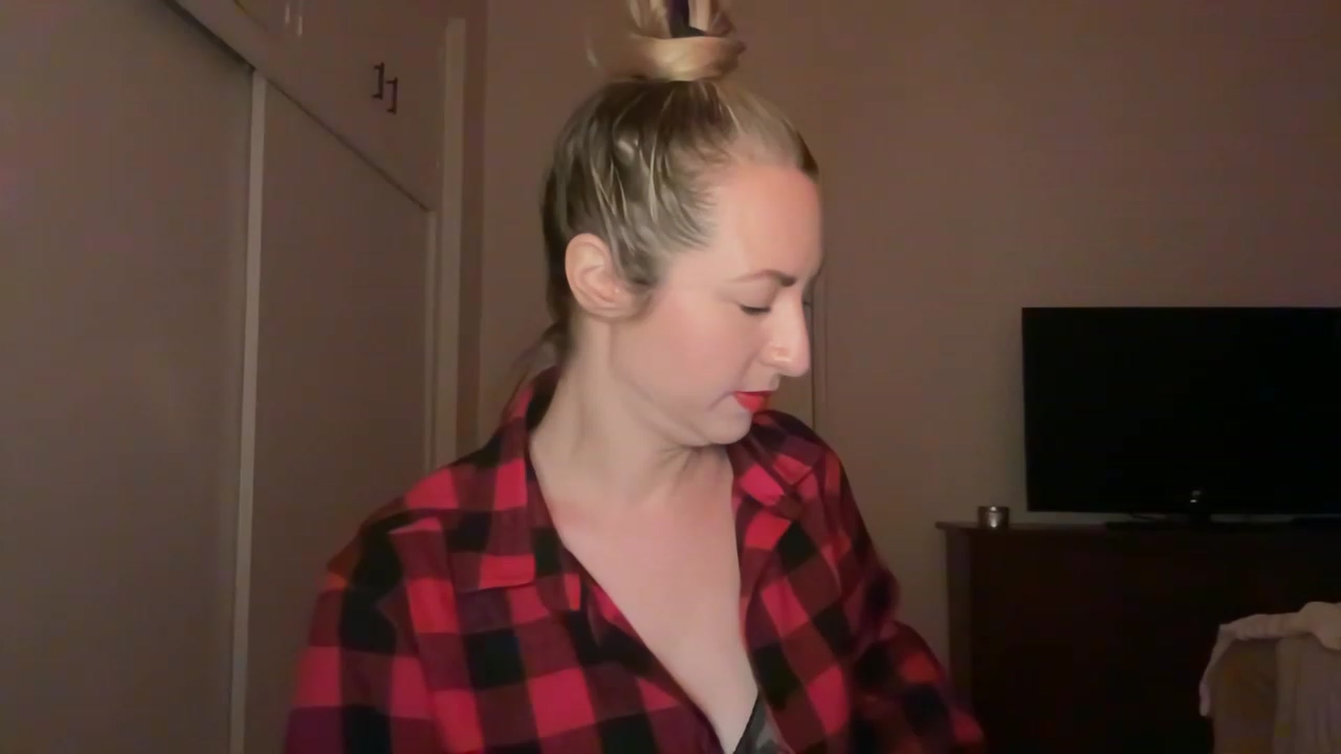 Gallery image thumbnail from Venmome's myfreecams stream on, 03/07/2023, 03:26 image 3 of 20