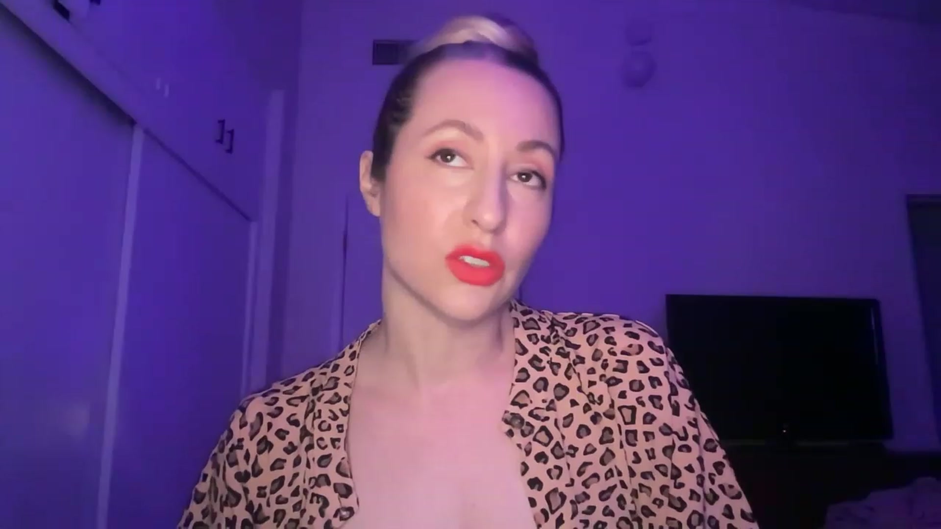 Gallery image thumbnail from Venmome's myfreecams stream on, 04/04/2023, 03:08 image 18 of 20