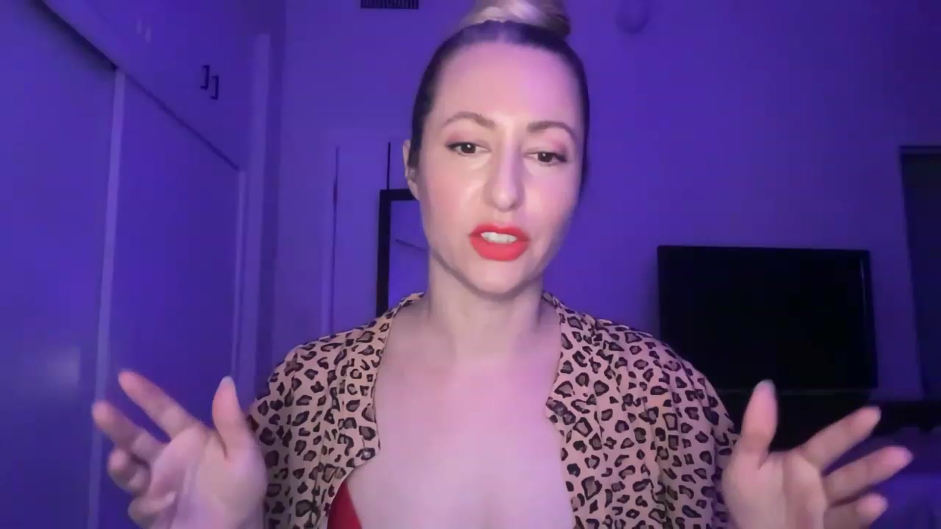Gallery image thumbnail from Venmome's myfreecams stream on, 04/04/2023, 03:08 image 16 of 20