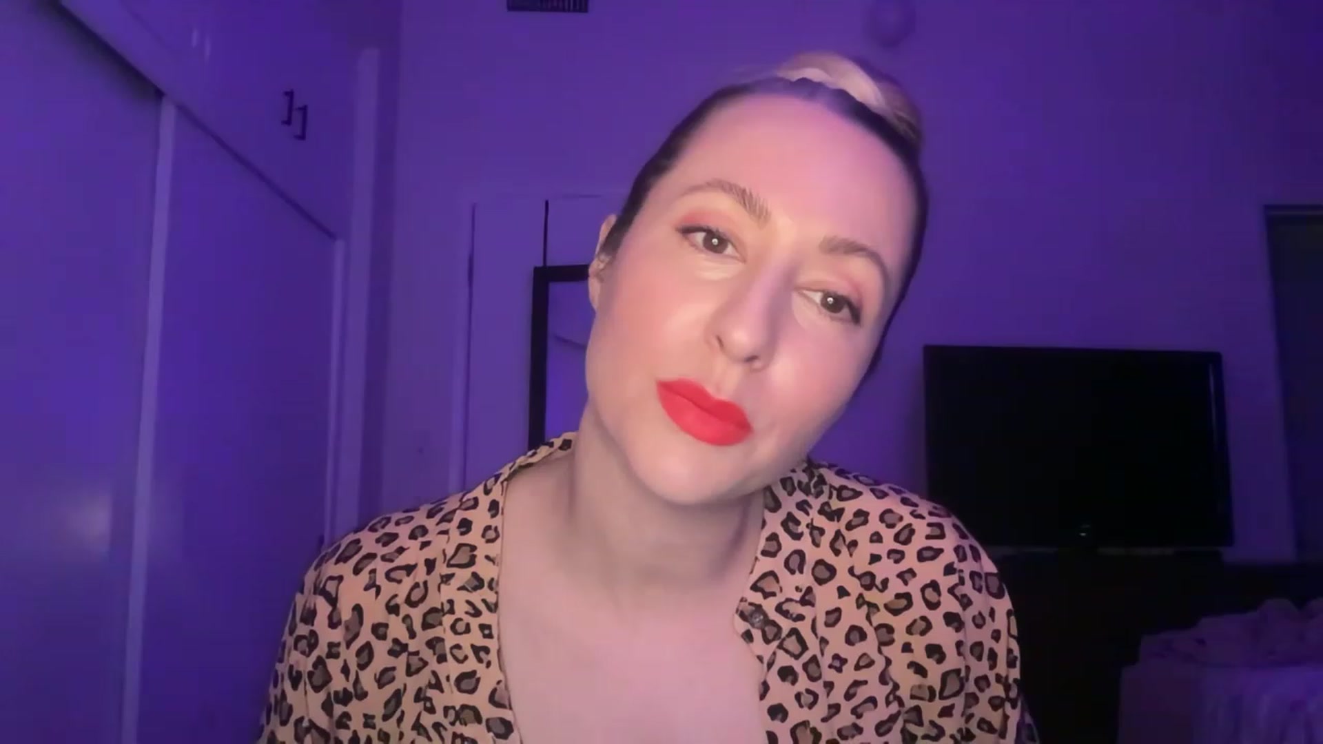 Gallery image thumbnail from Venmome's myfreecams stream on, 04/04/2023, 03:08 image 6 of 20