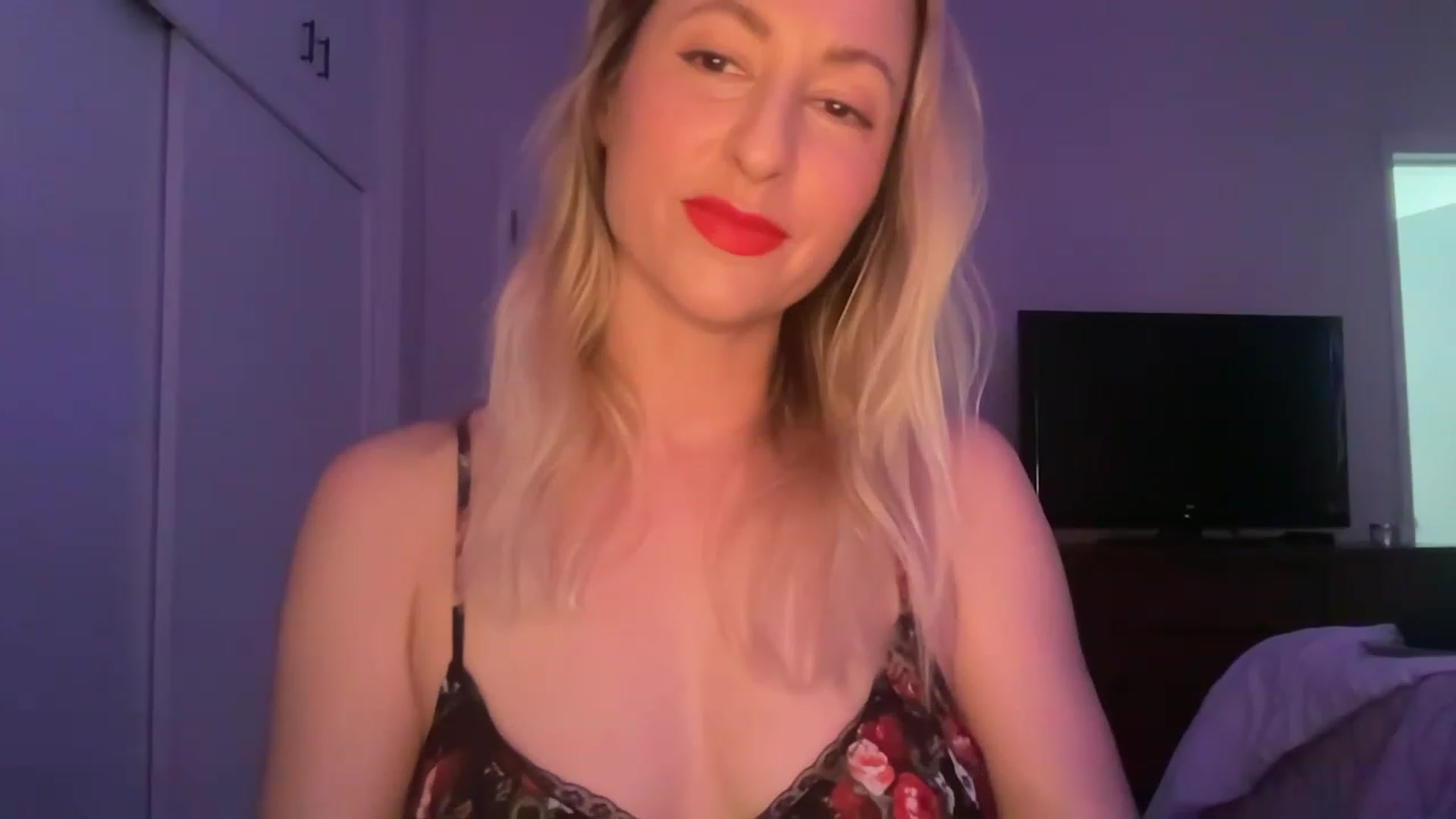 Gallery image thumbnail from Venmome's myfreecams stream on, 04/07/2023, 24:04 image 3 of 20