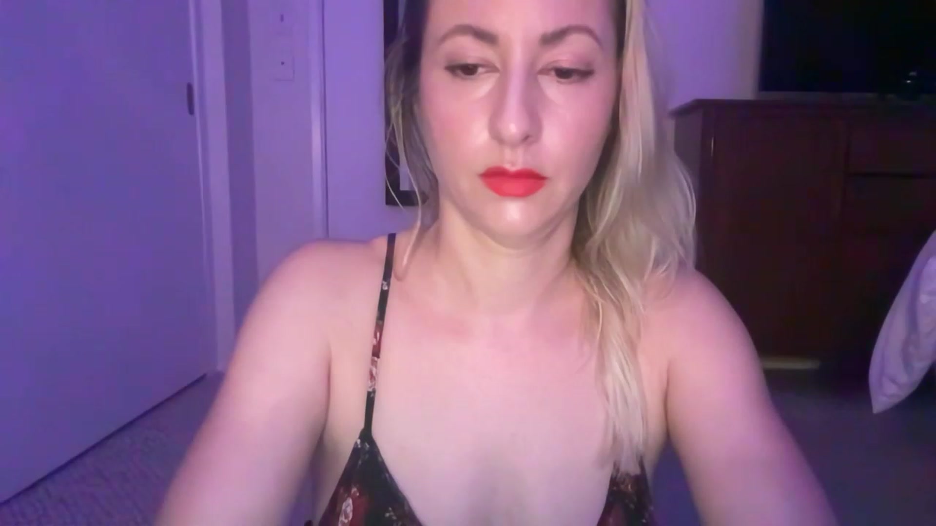 Gallery image thumbnail from Venmome's myfreecams stream on, 04/07/2023, 01:54 image 20 of 20