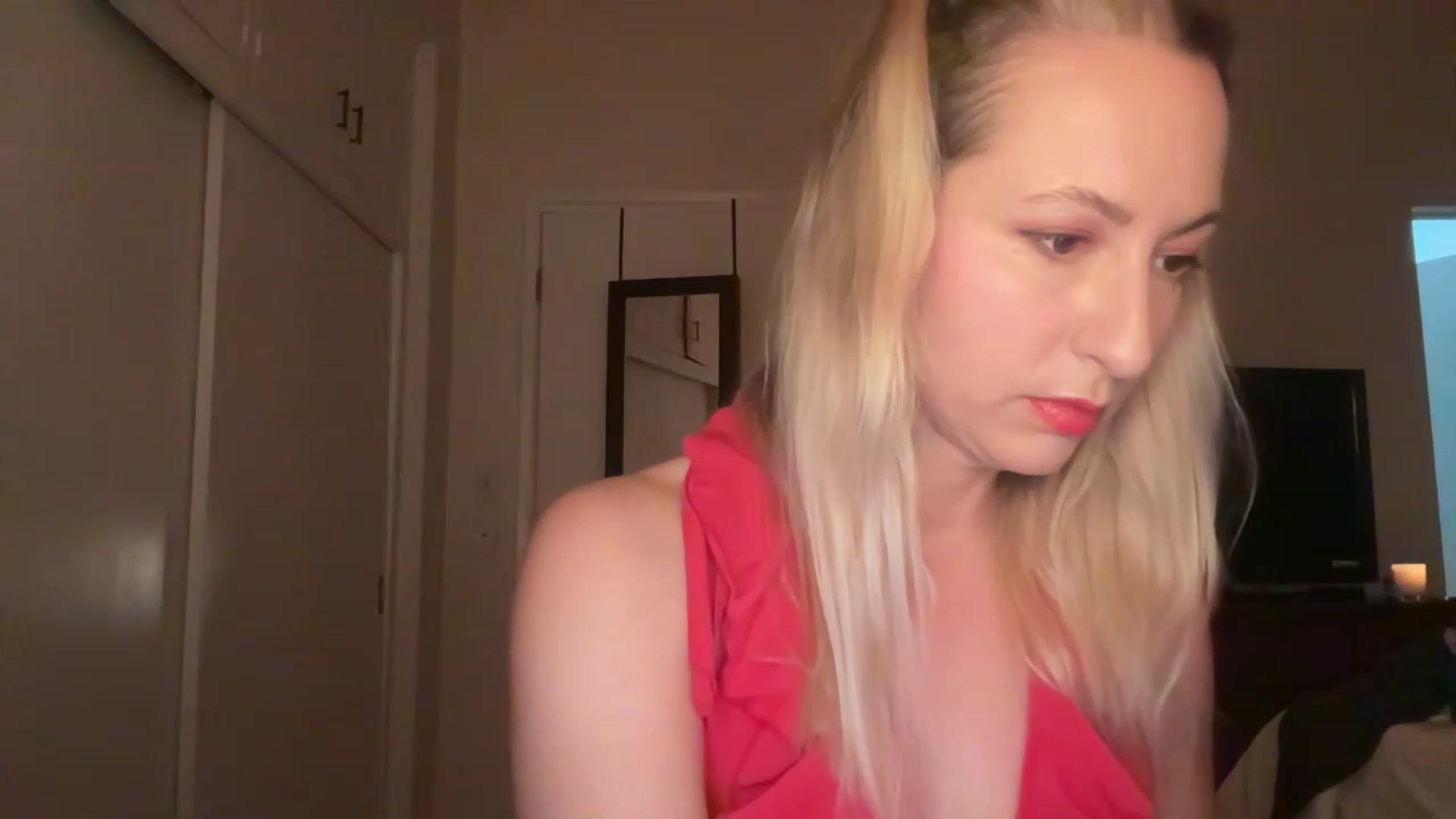 Gallery image thumbnail from Venmome's myfreecams stream on, 04/14/2023, 24:01 image 13 of 20
