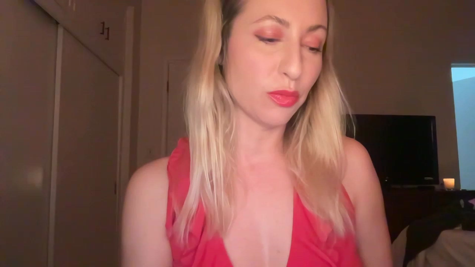 Gallery image thumbnail from Venmome's myfreecams stream on, 04/14/2023, 24:01 image 3 of 20