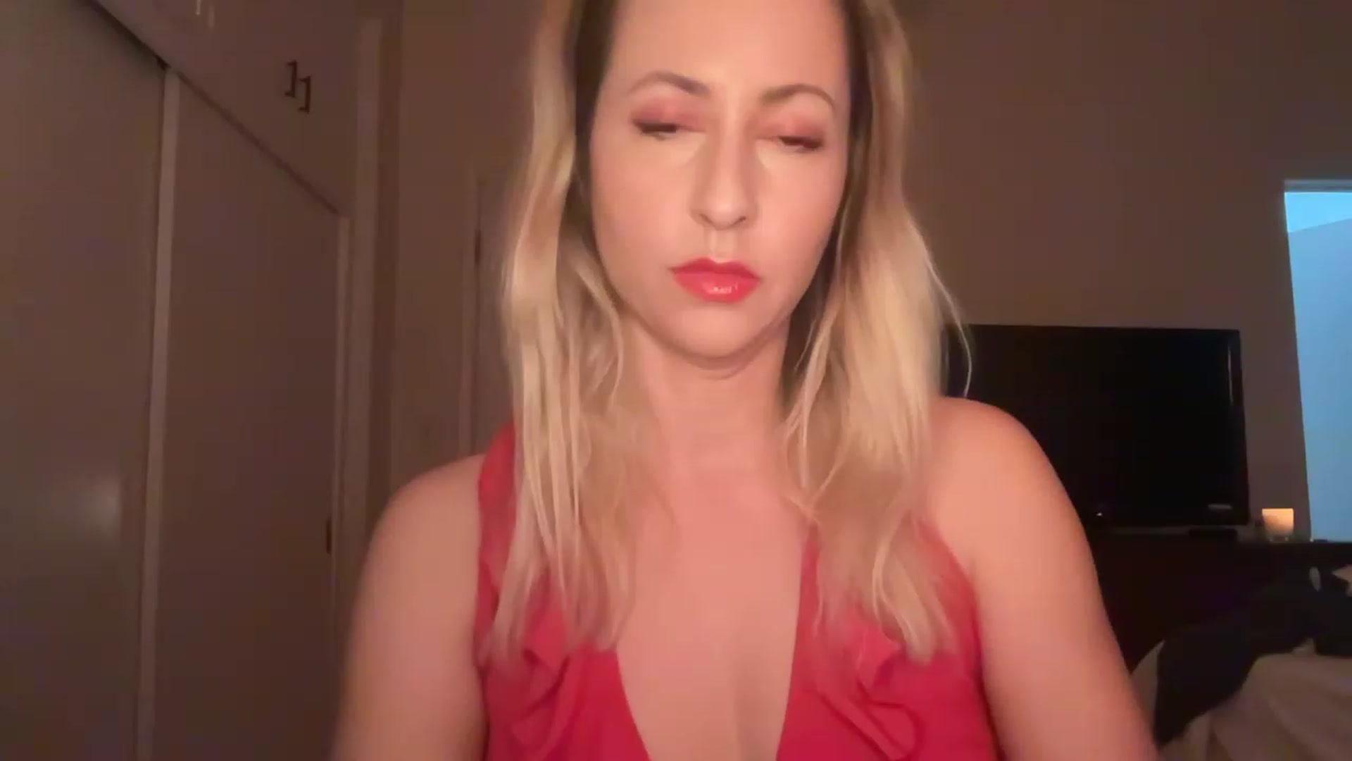 Gallery image thumbnail from Venmome's myfreecams stream on, 04/14/2023, 24:01 image 2 of 20