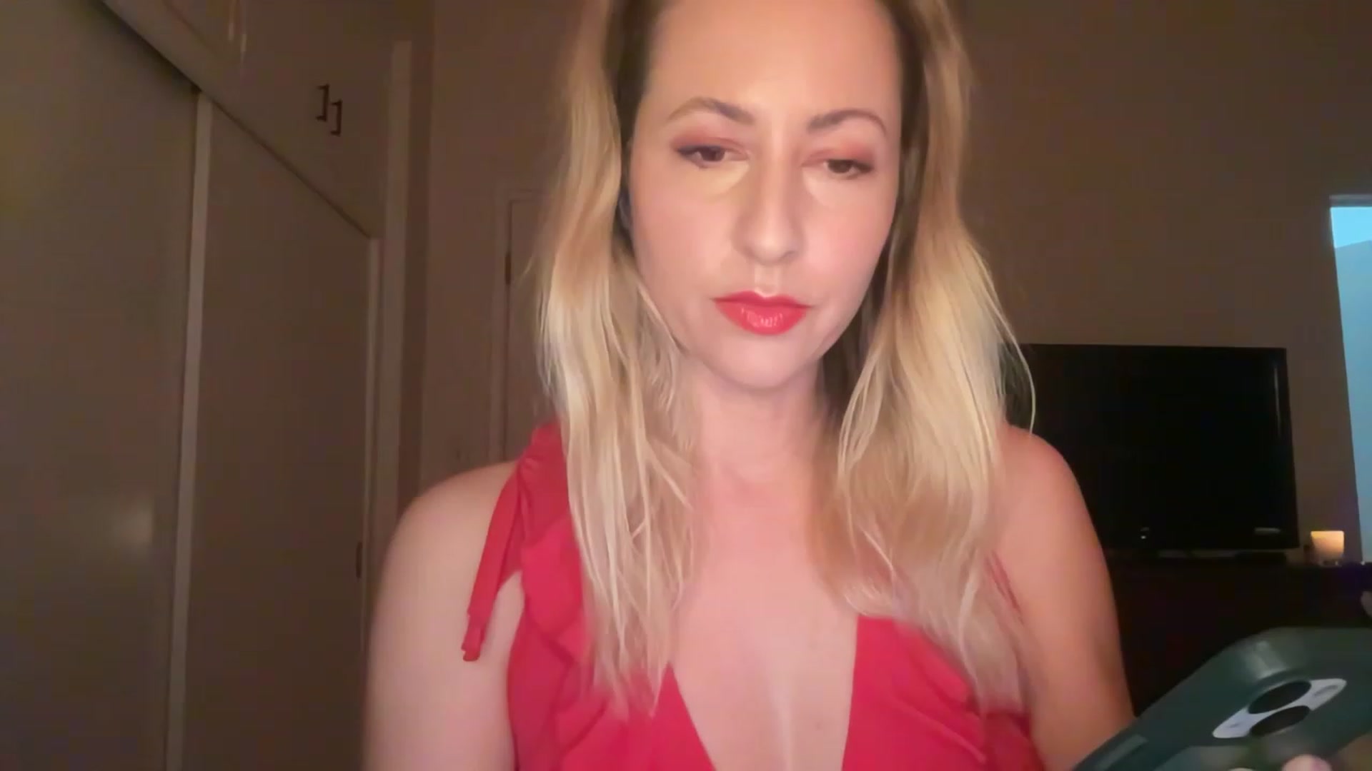 Gallery image thumbnail from Venmome's myfreecams stream on, 04/14/2023, 24:01 image 19 of 20