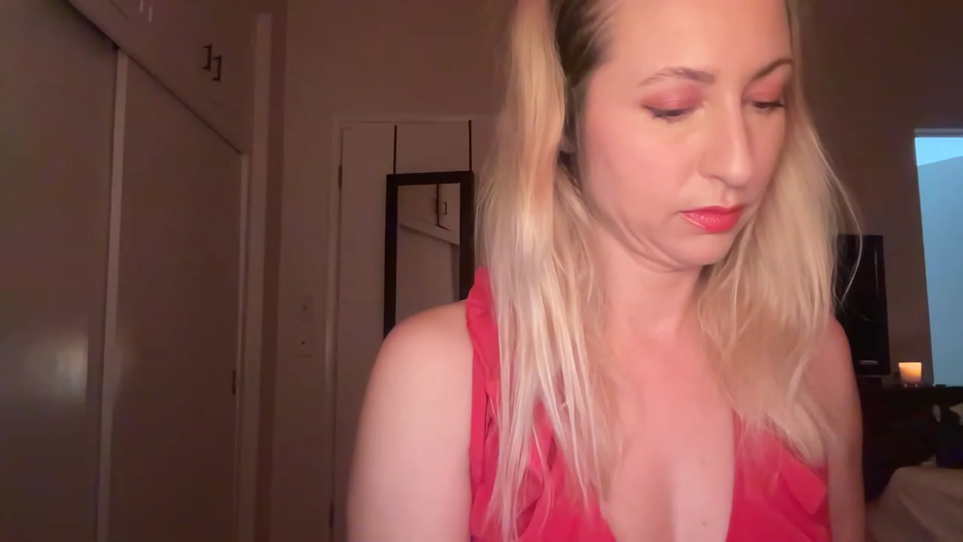 Gallery image thumbnail from Venmome's myfreecams stream on, 04/14/2023, 24:01 image 5 of 20