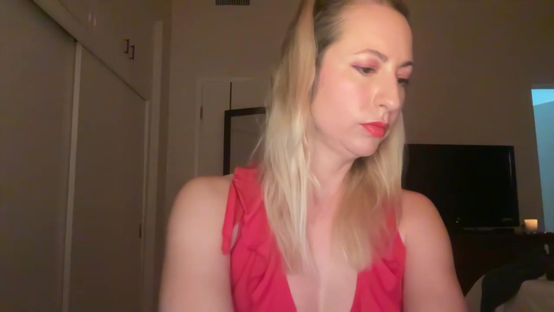 Gallery image thumbnail from Venmome's myfreecams stream on, 04/14/2023, 02:08 image 3 of 20