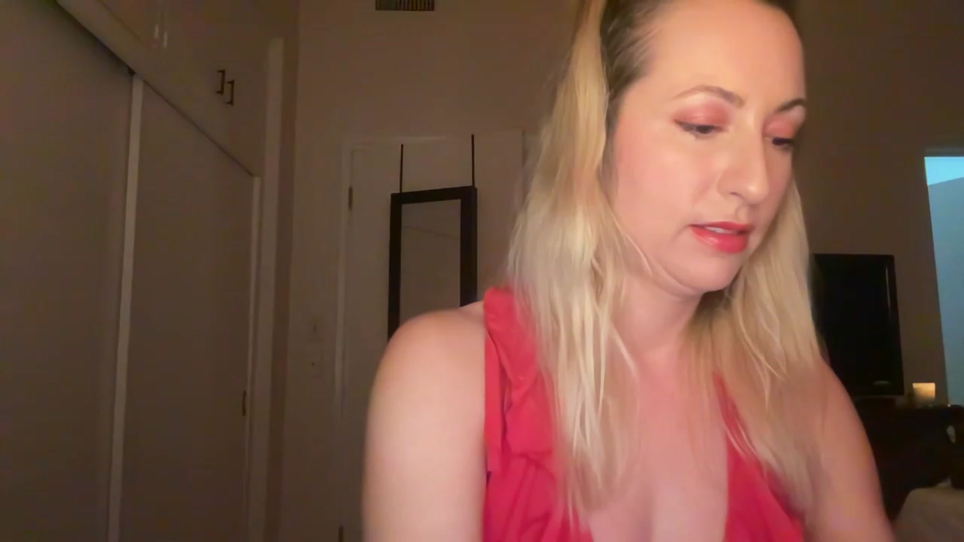 Gallery image thumbnail from Venmome's myfreecams stream on, 04/14/2023, 02:08 image 1 of 20